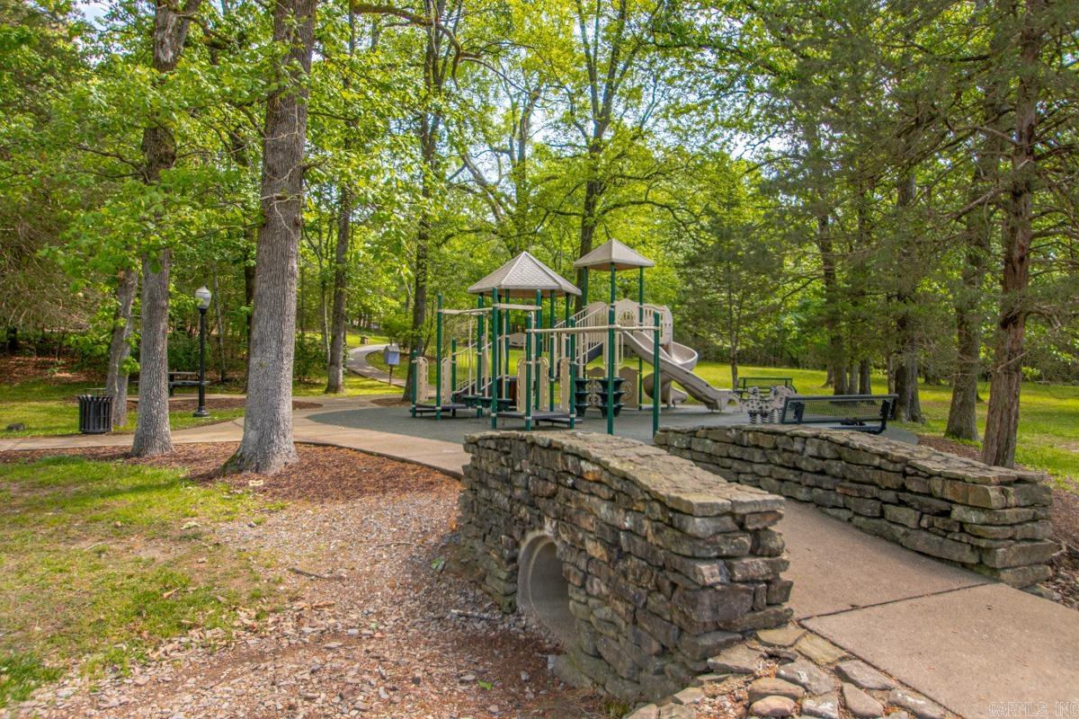 WOODLANDS EDGE - Residential