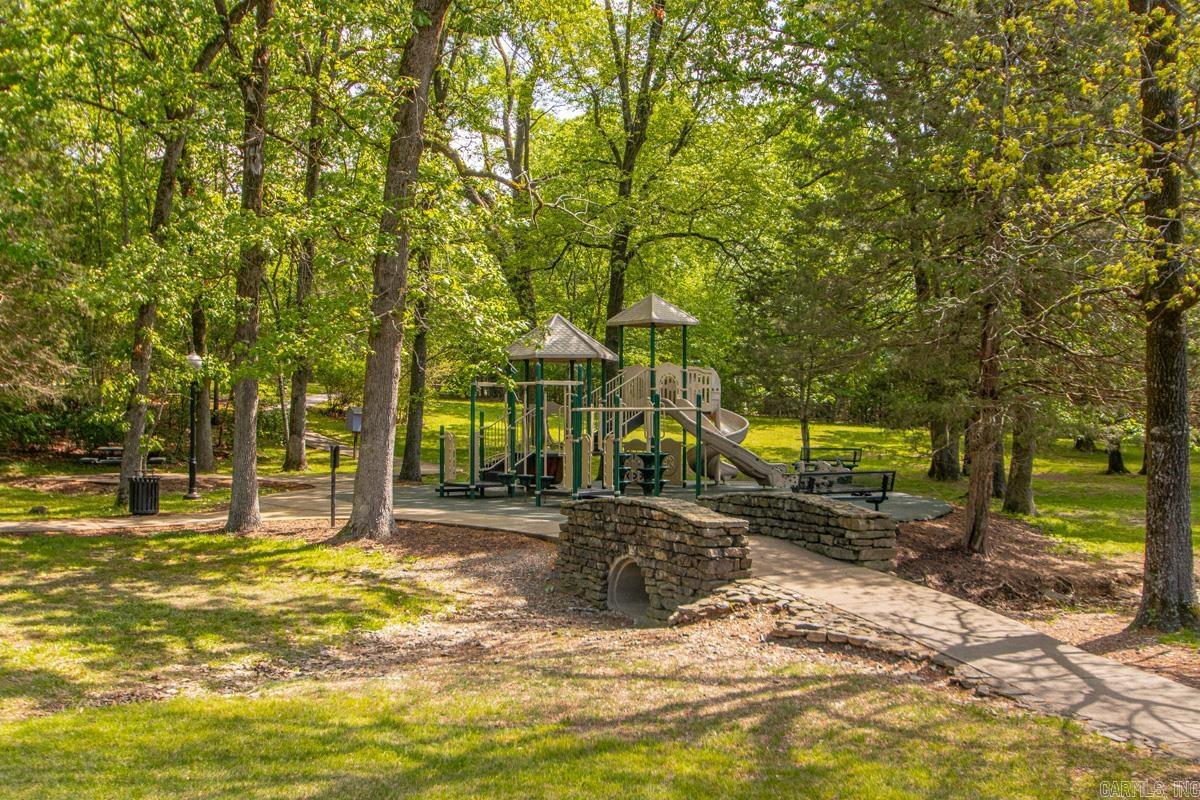 WOODLANDS EDGE - Residential