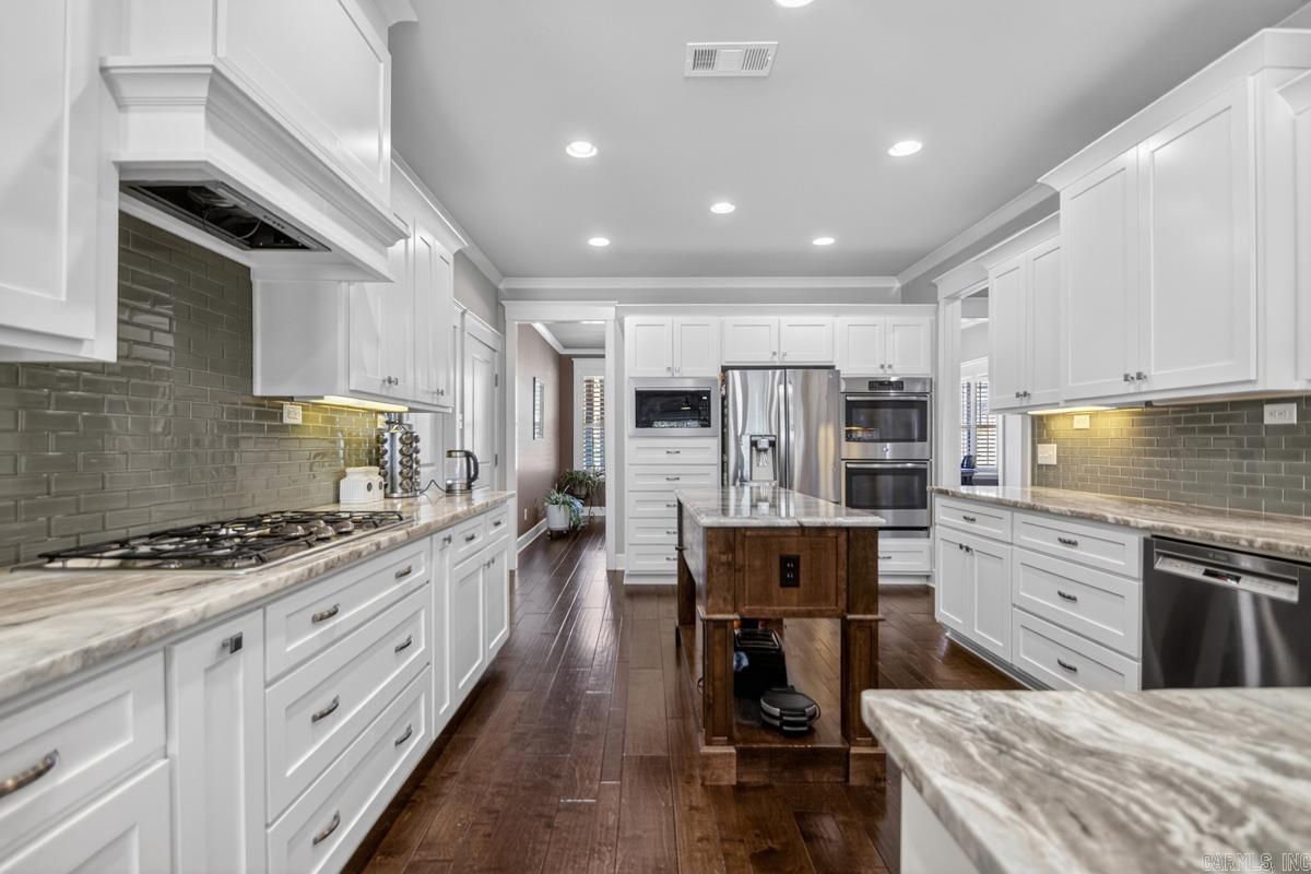 WOODLANDS EDGE - Residential