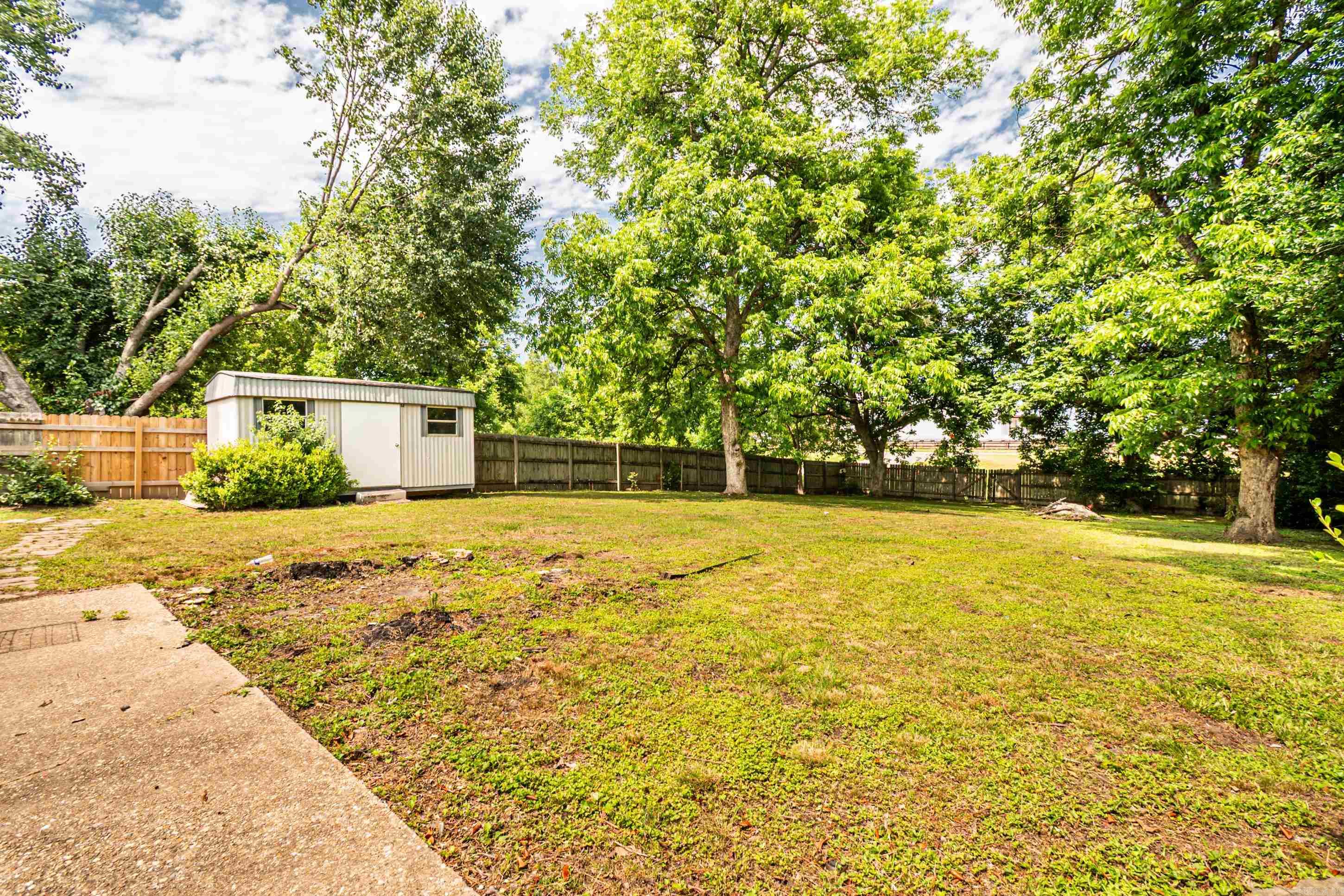 SCOTT INSIDE - Residential