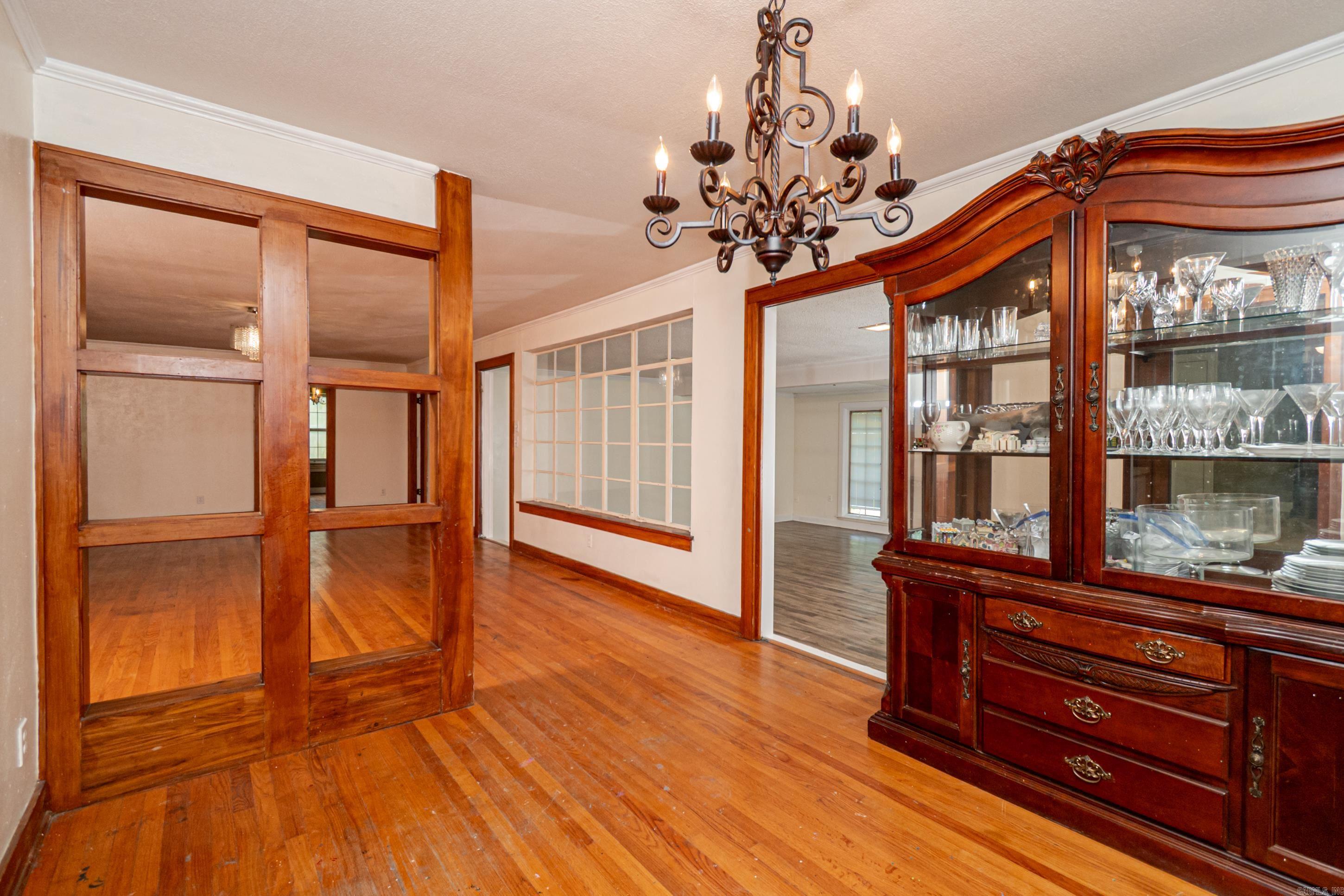 SCOTT INSIDE - Residential