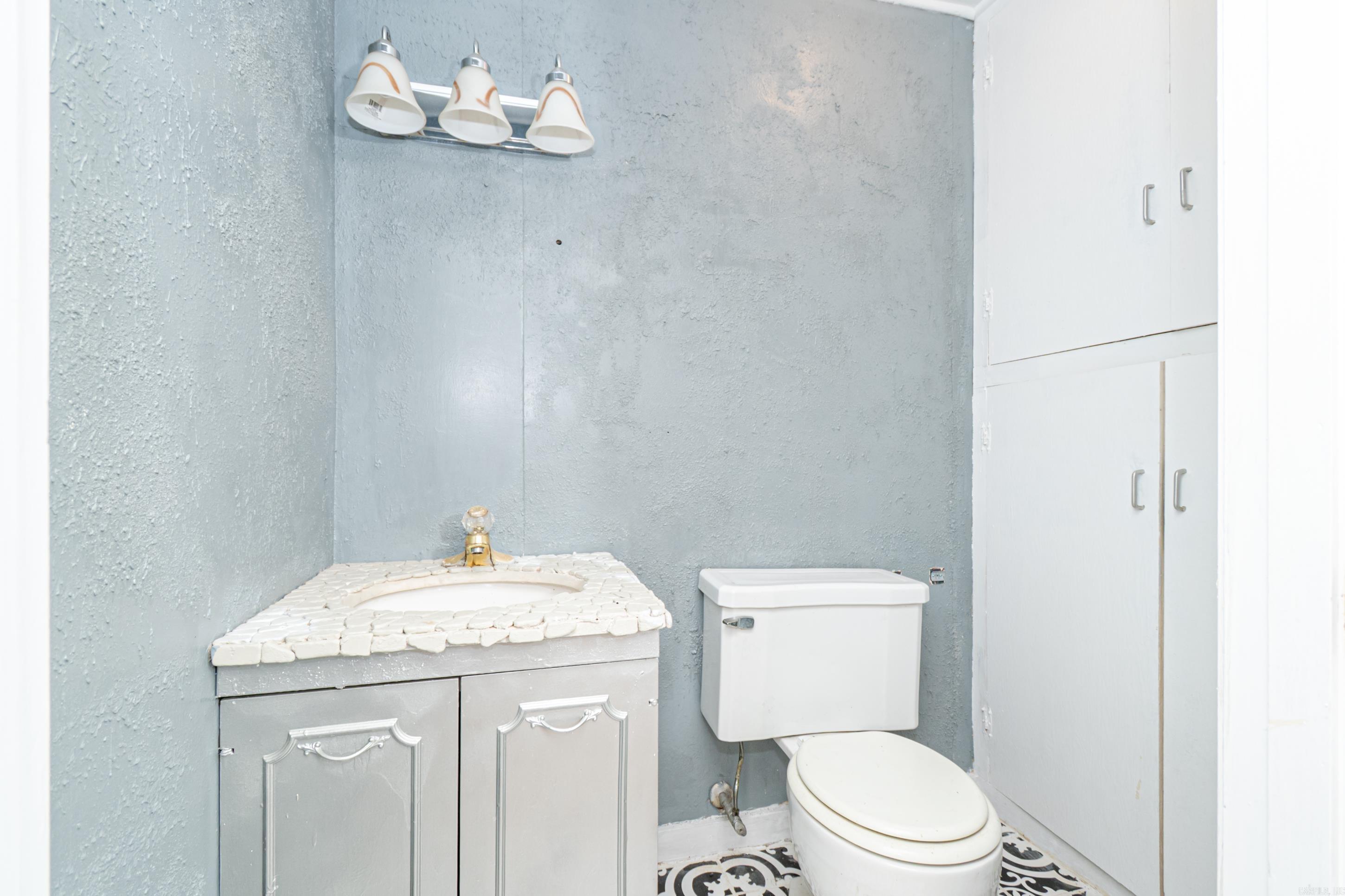 SCOTT INSIDE - Residential