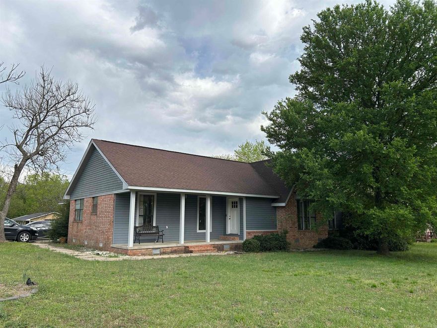 Come see this wonderful little home on an extra-large corner lot! Featuring a gorgeous vaulted ceiling in the main living area, a side-entry garage, and an efficient floor plan, this home has seen a lot of love and is ready for more!