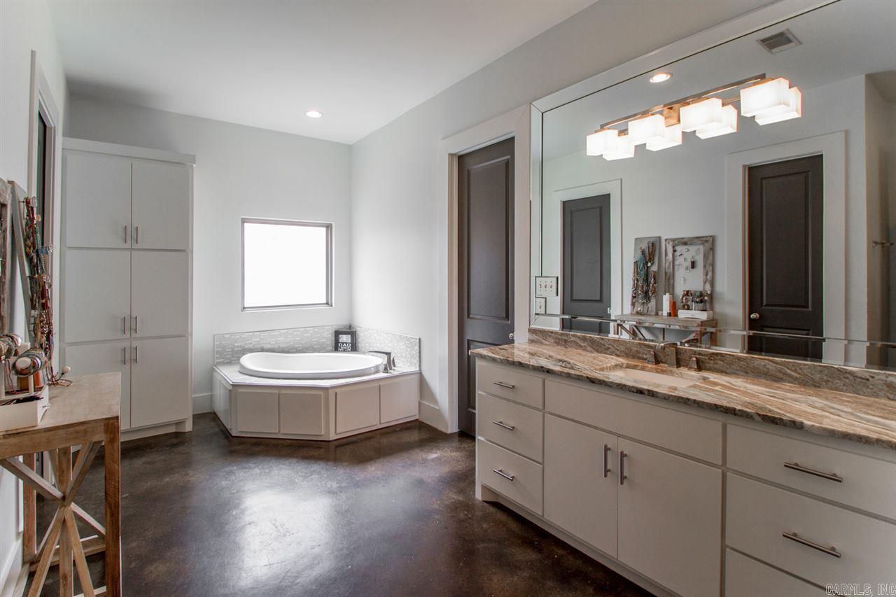 MAUMELLE VALLEY ESTATES - Residential