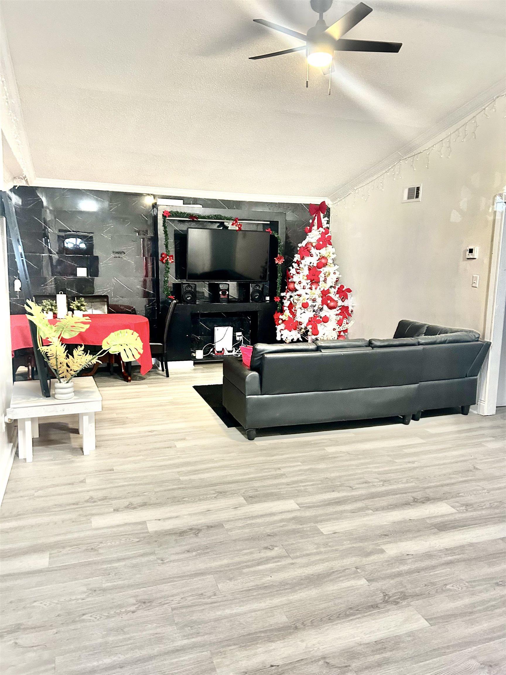 E Ritters 5th - Residential