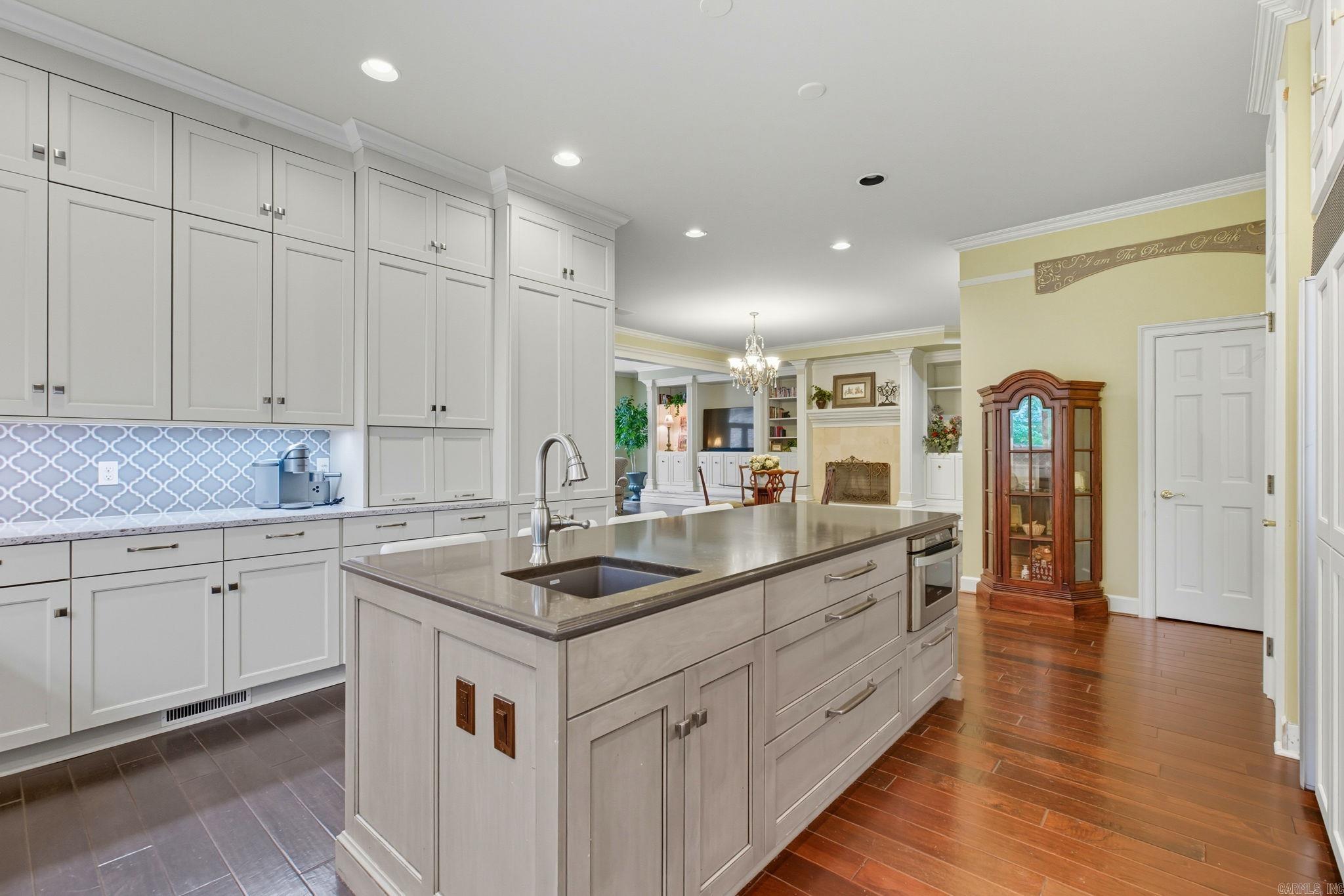 CHENAL VALLEY CHENAL CIRCLE - Residential