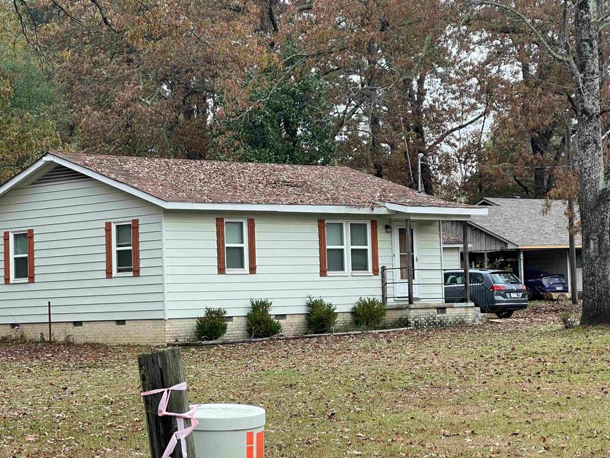 Great investment opportunity on a large lot