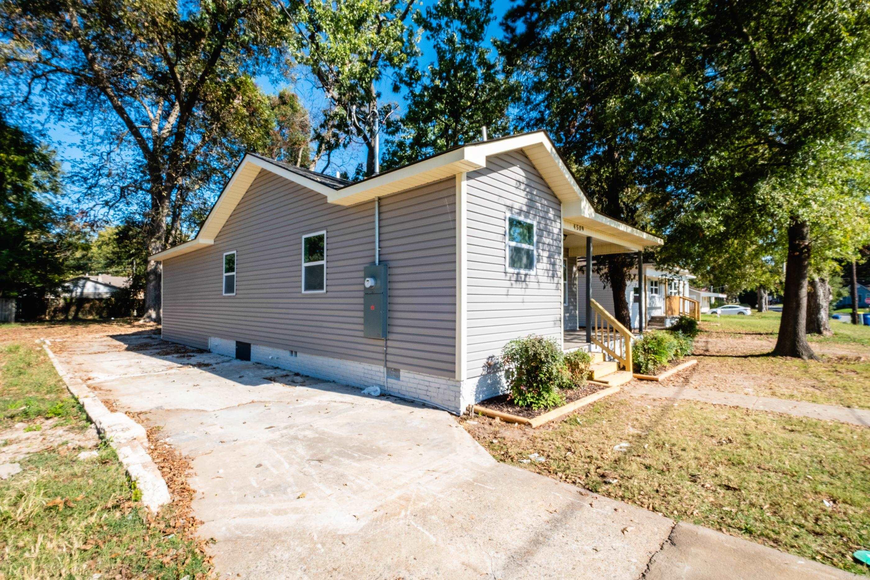 ATKINS JOHN L SCHOOL - Residential