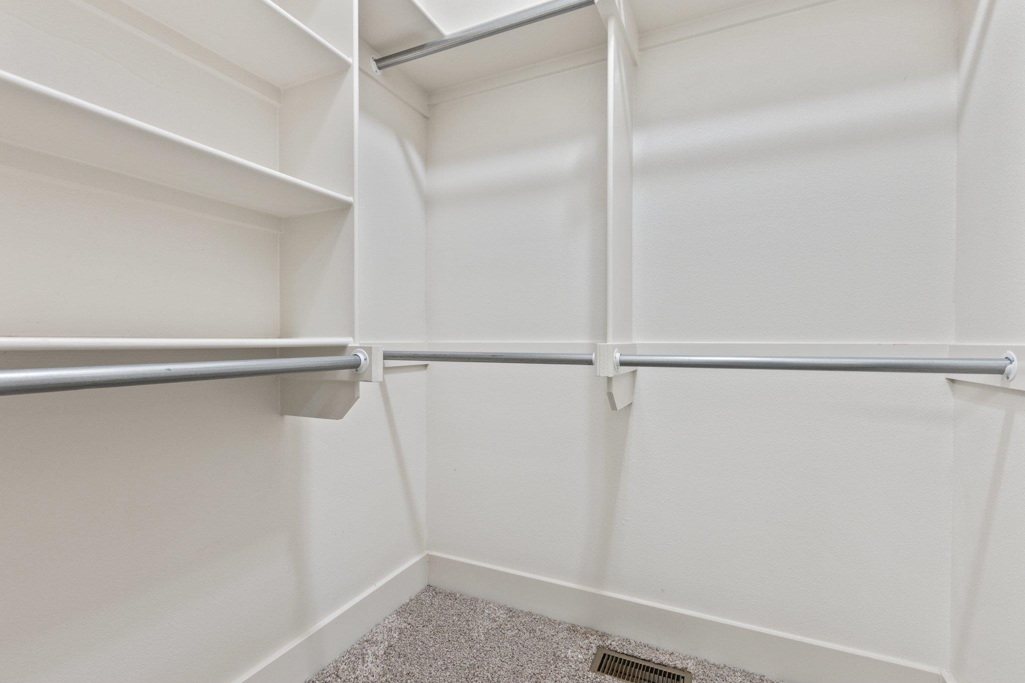 SUMMER WOOD - Residential