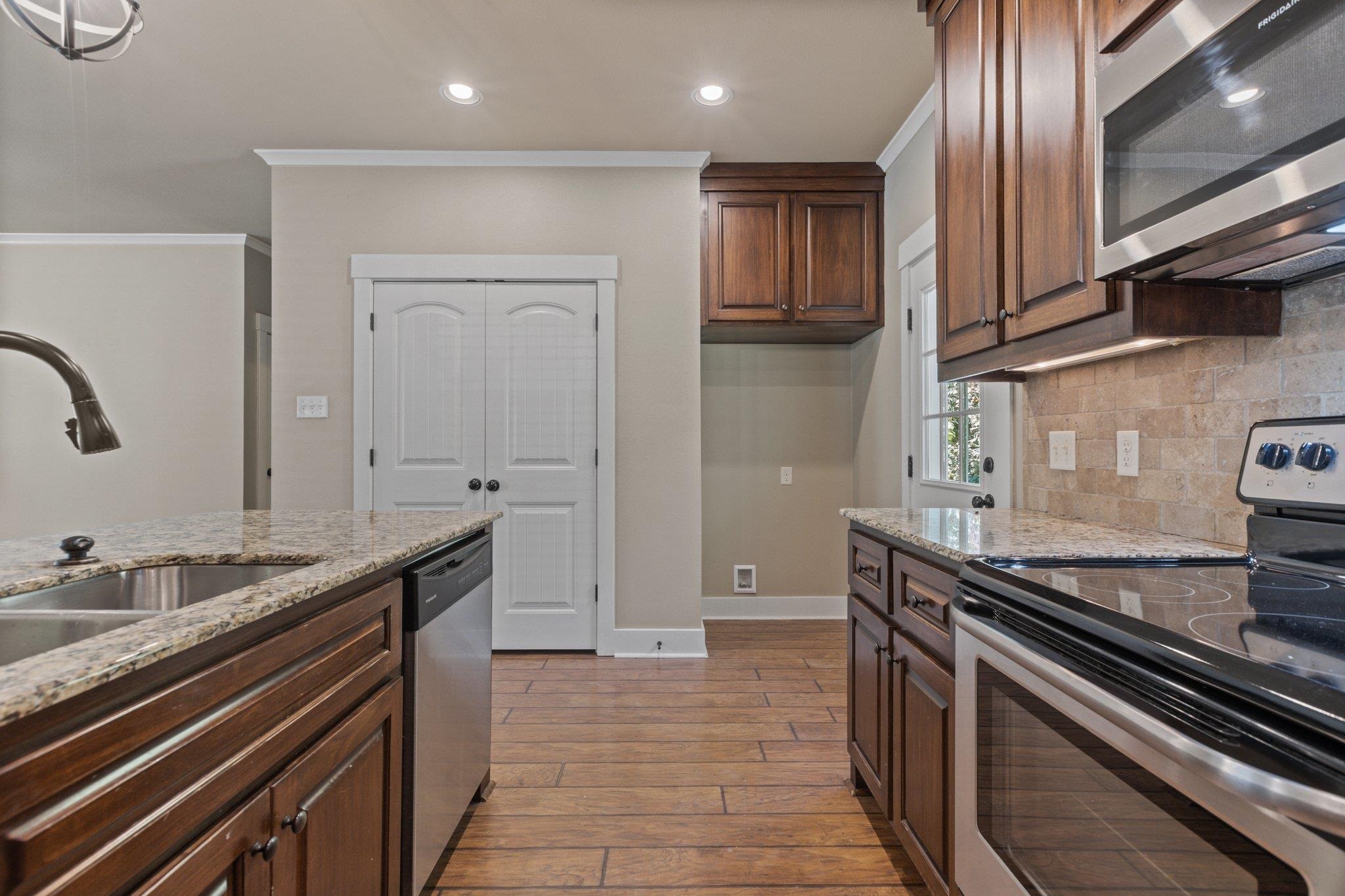 SUMMER WOOD - Residential