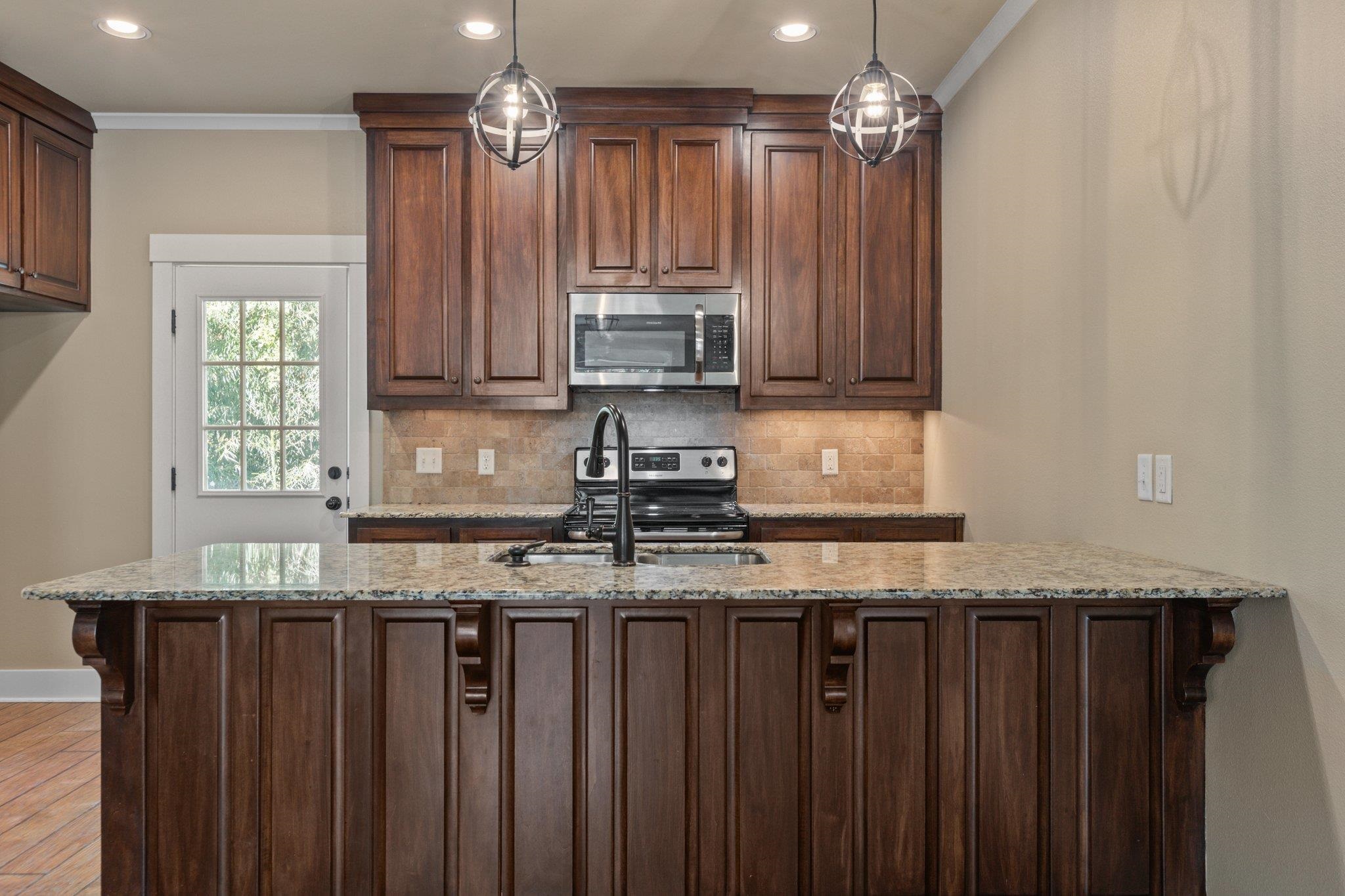 SUMMER WOOD - Residential