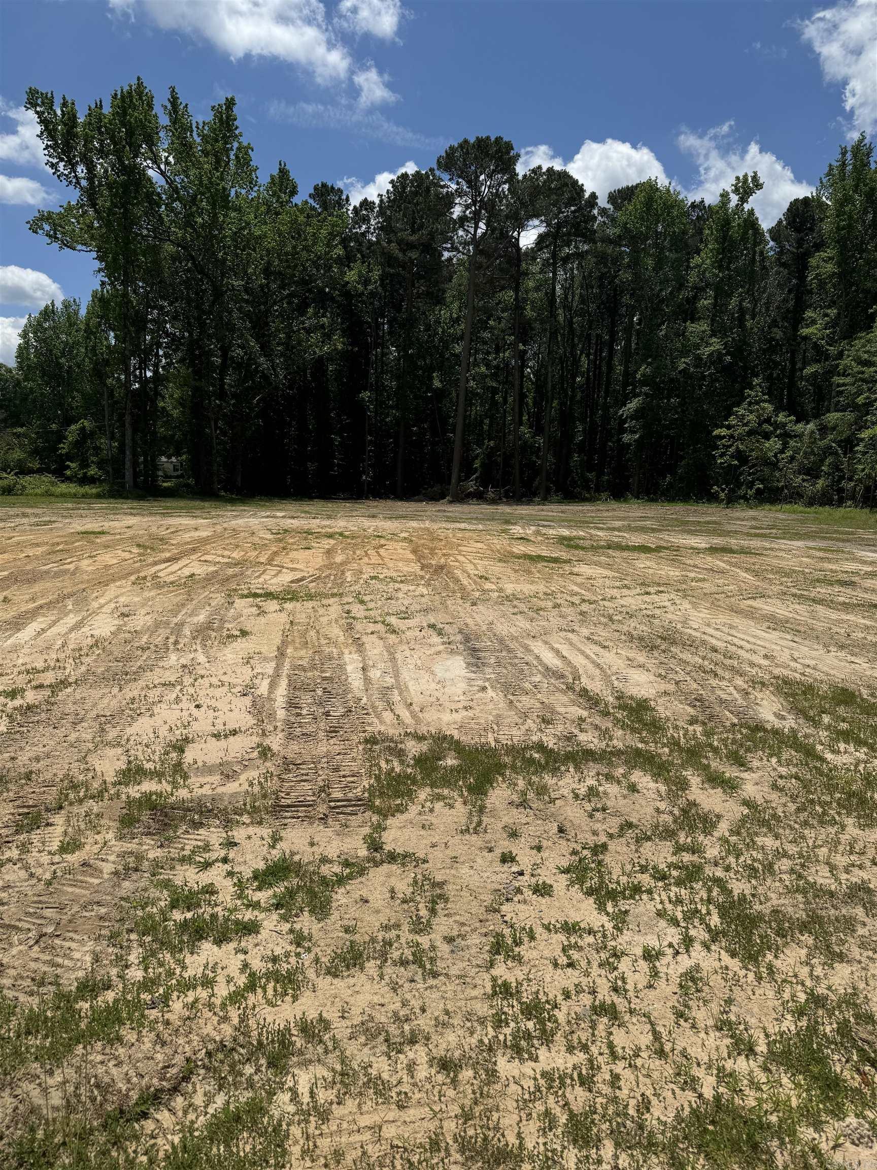 Commercial lot in Redfield just minutes away from the interstate! Great location with endless possibilities!