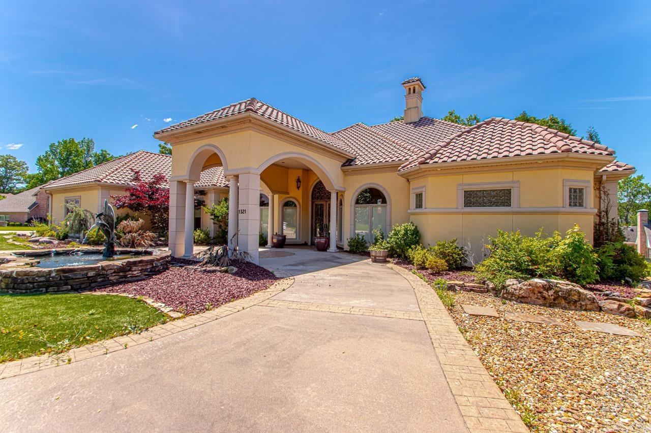 WELLINGTON POINTE - Residential