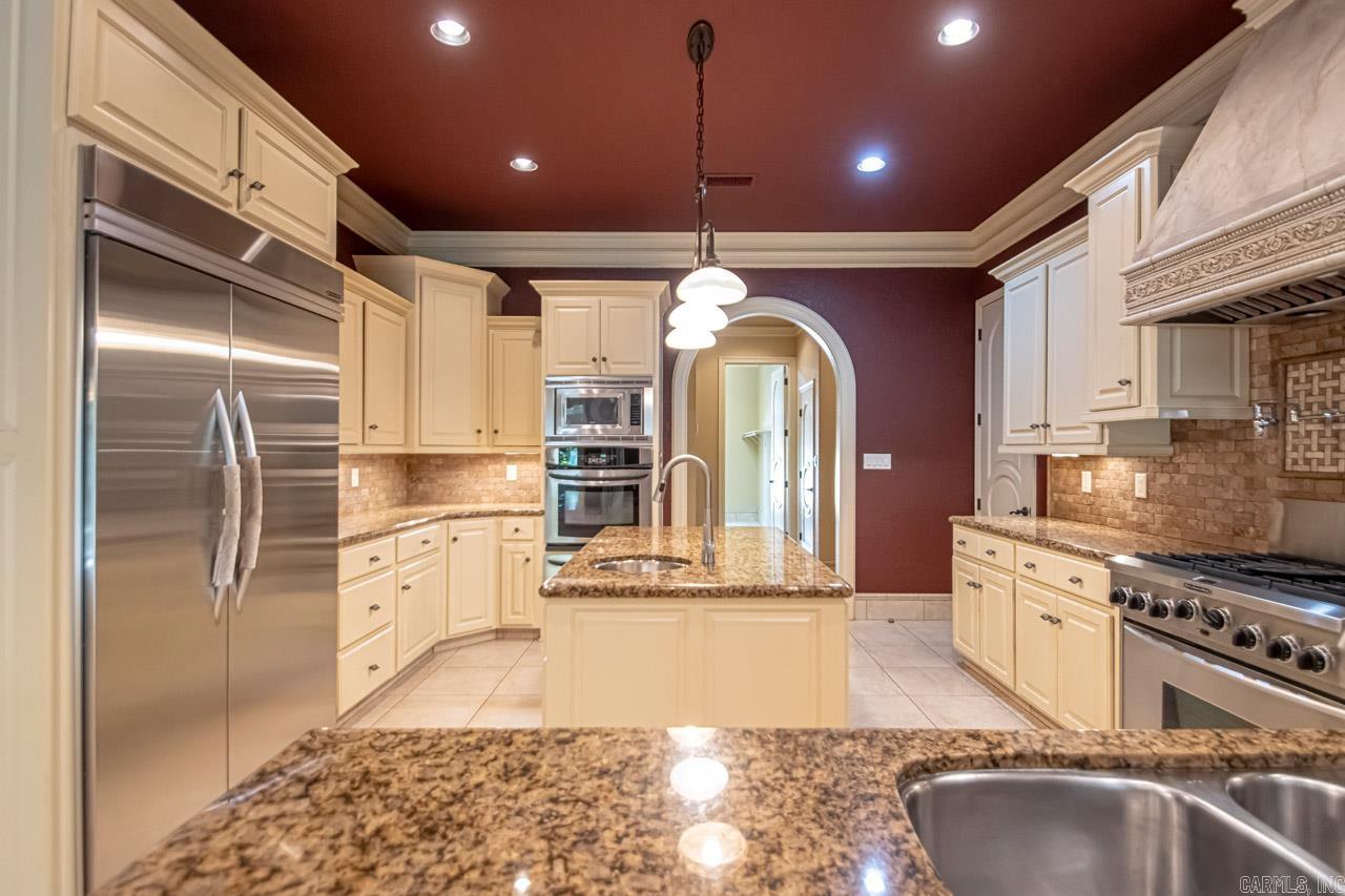 WELLINGTON POINTE - Residential