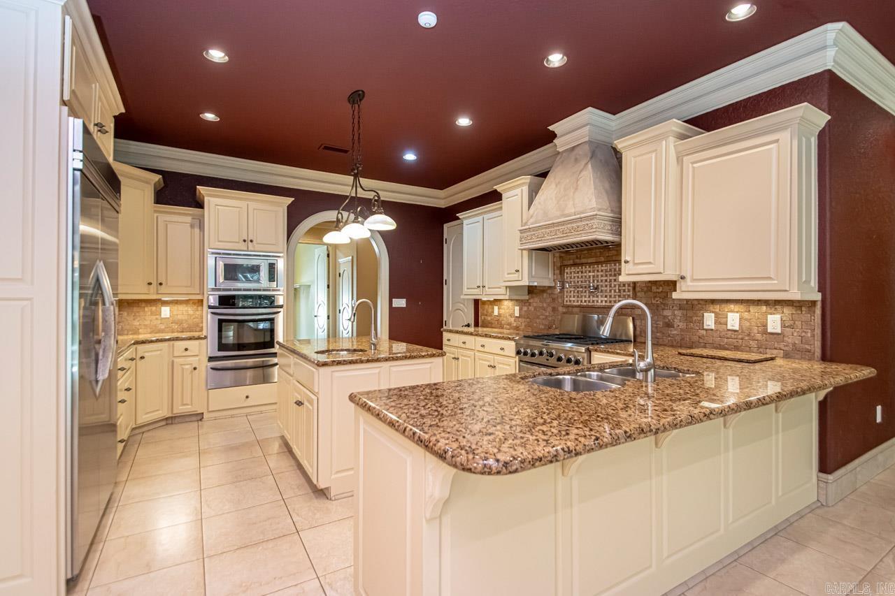 WELLINGTON POINTE - Residential