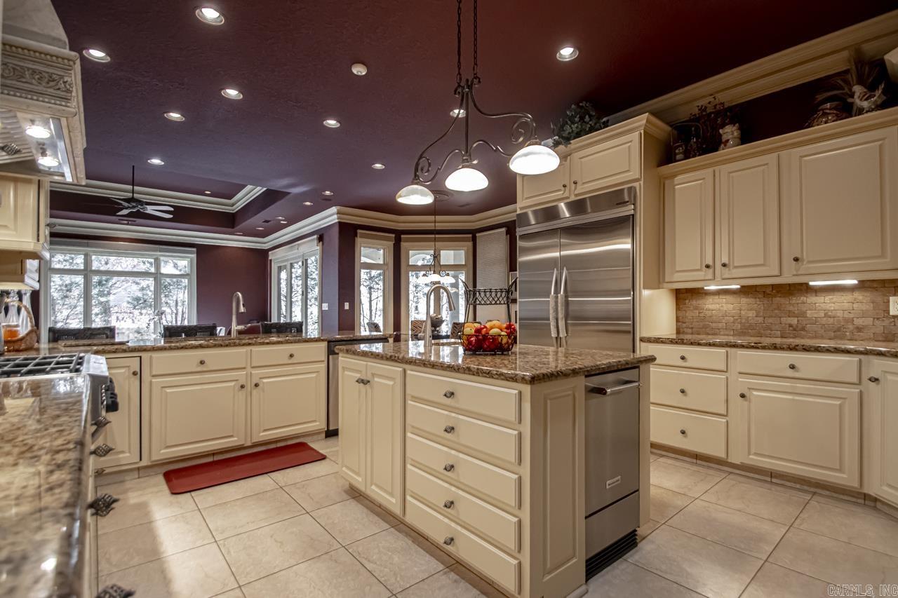 WELLINGTON POINTE - Residential