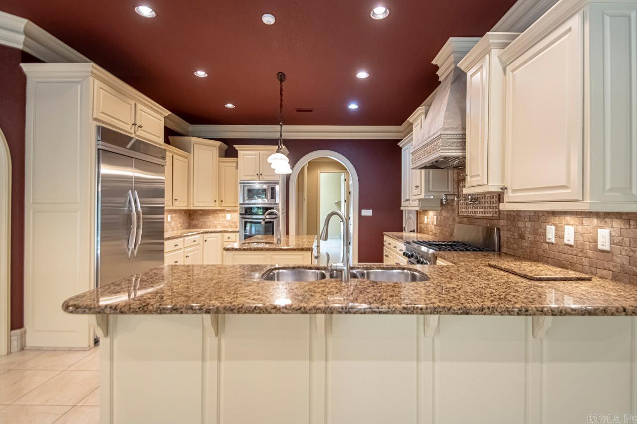 WELLINGTON POINTE - Residential