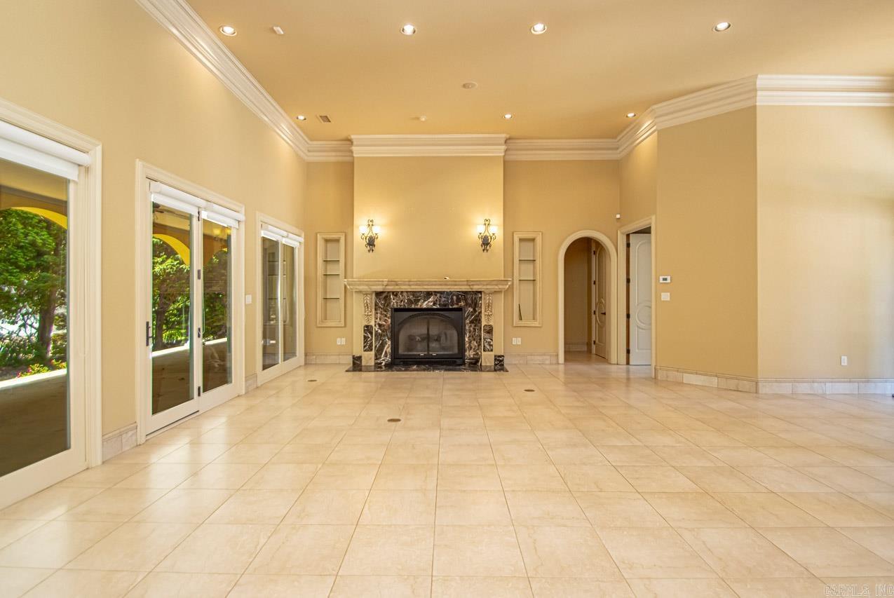 WELLINGTON POINTE - Residential