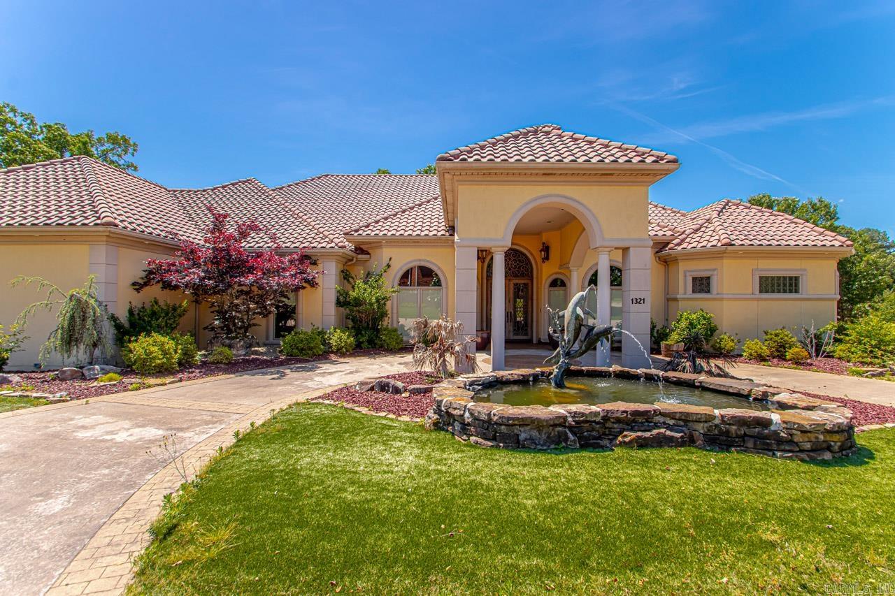 WELLINGTON POINTE - Residential