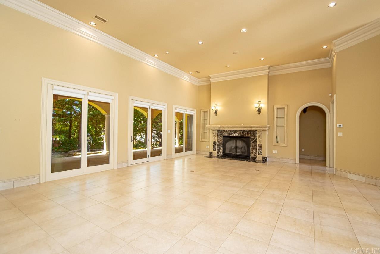 WELLINGTON POINTE - Residential