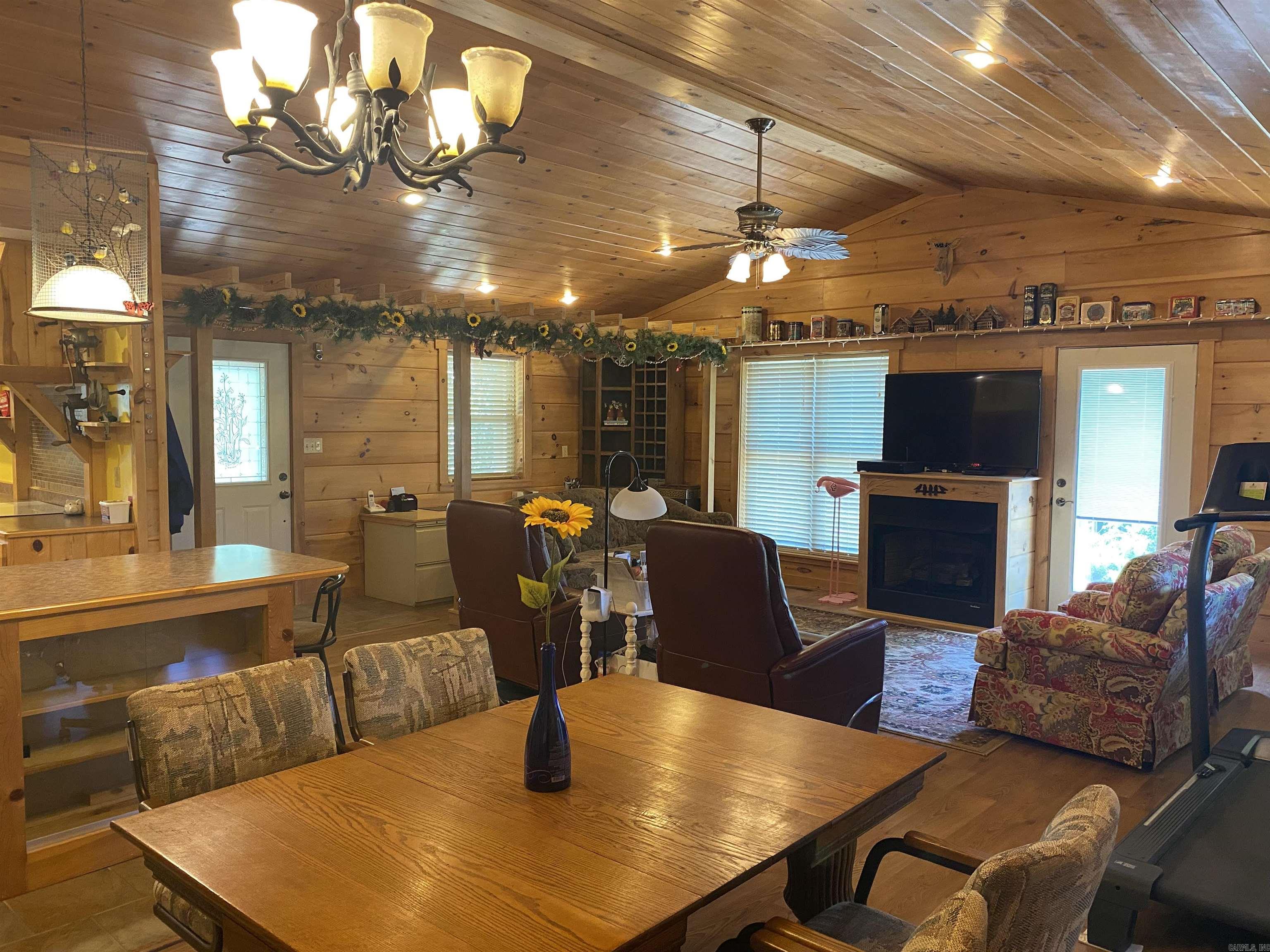 LANCASTER-TUBBS CREEK - Residential