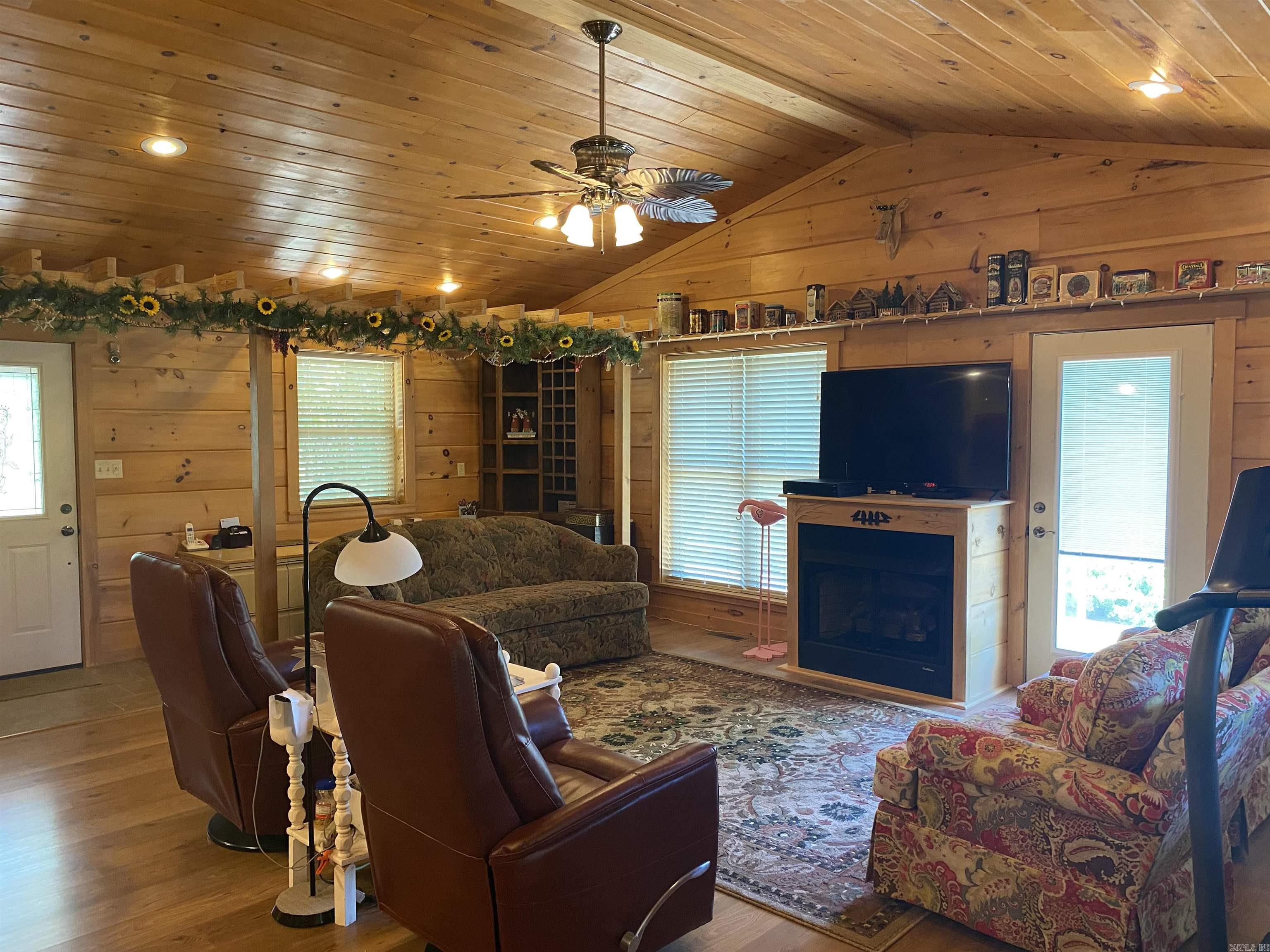 LANCASTER-TUBBS CREEK - Residential