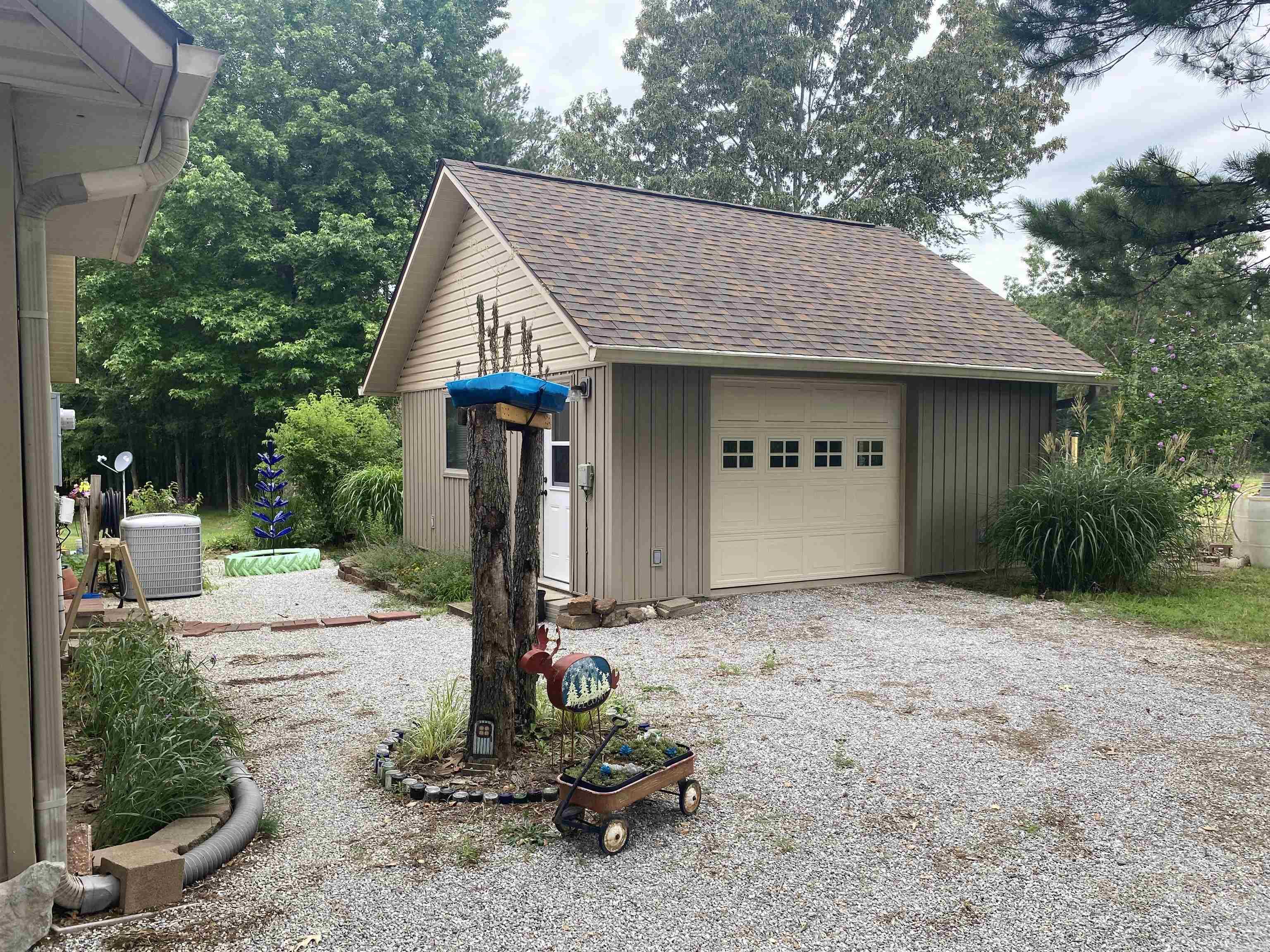 LANCASTER-TUBBS CREEK - Residential