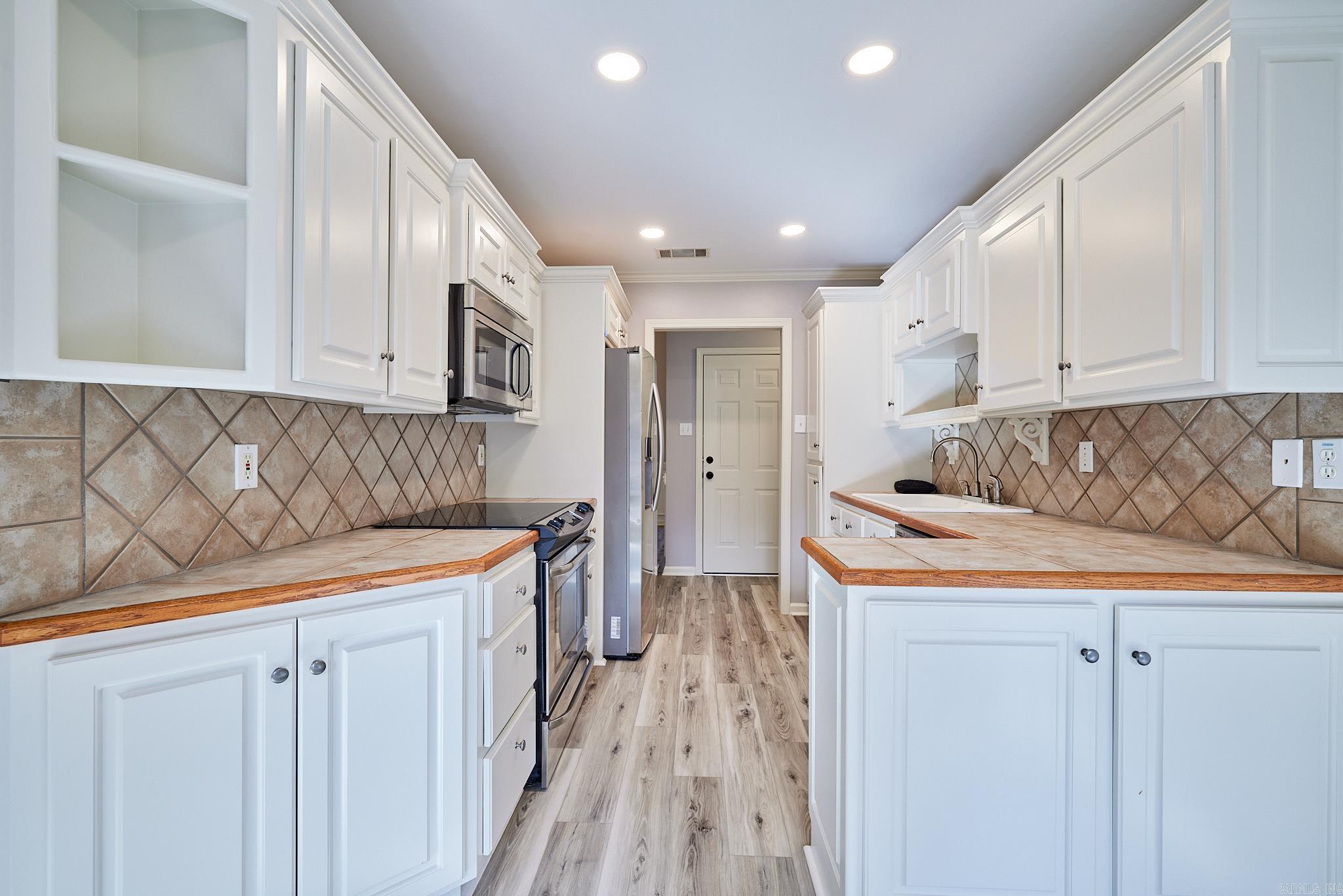 DIAMOND POINTE - Residential