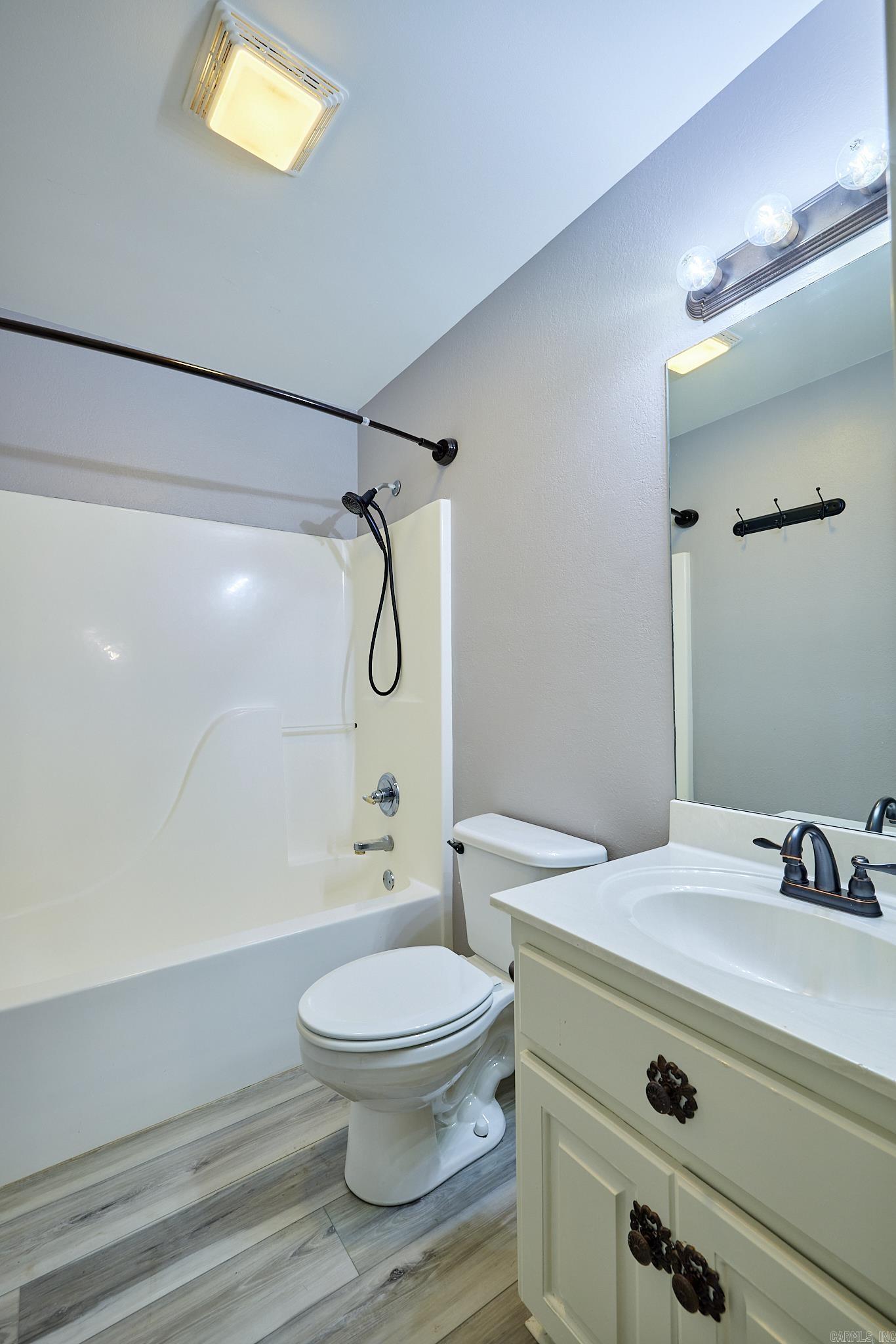 DIAMOND POINTE - Residential