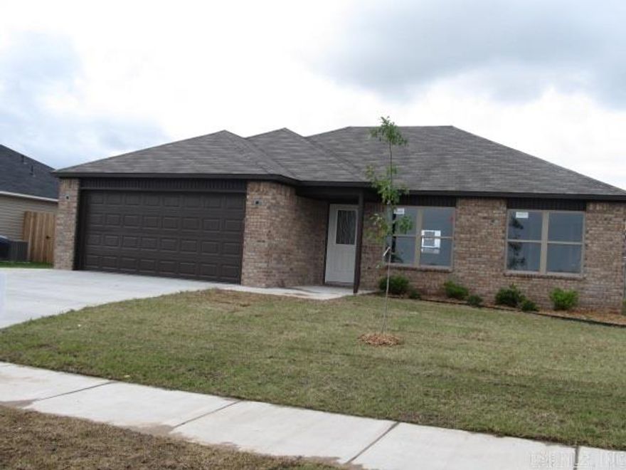 Faulkner Crossing is a growing community with a lot of appeal.  You are within 15 minutes from downtowns Little Rock, North Little Rock & Jacksonville, minutes from shopping & restaurants.  BUILDER PROMO:  Contact List Agent for Current Builder Promo!   ** SEE AGENT CONFIDENTIAL REMARKS FOR ADDITIONAL INFO. **