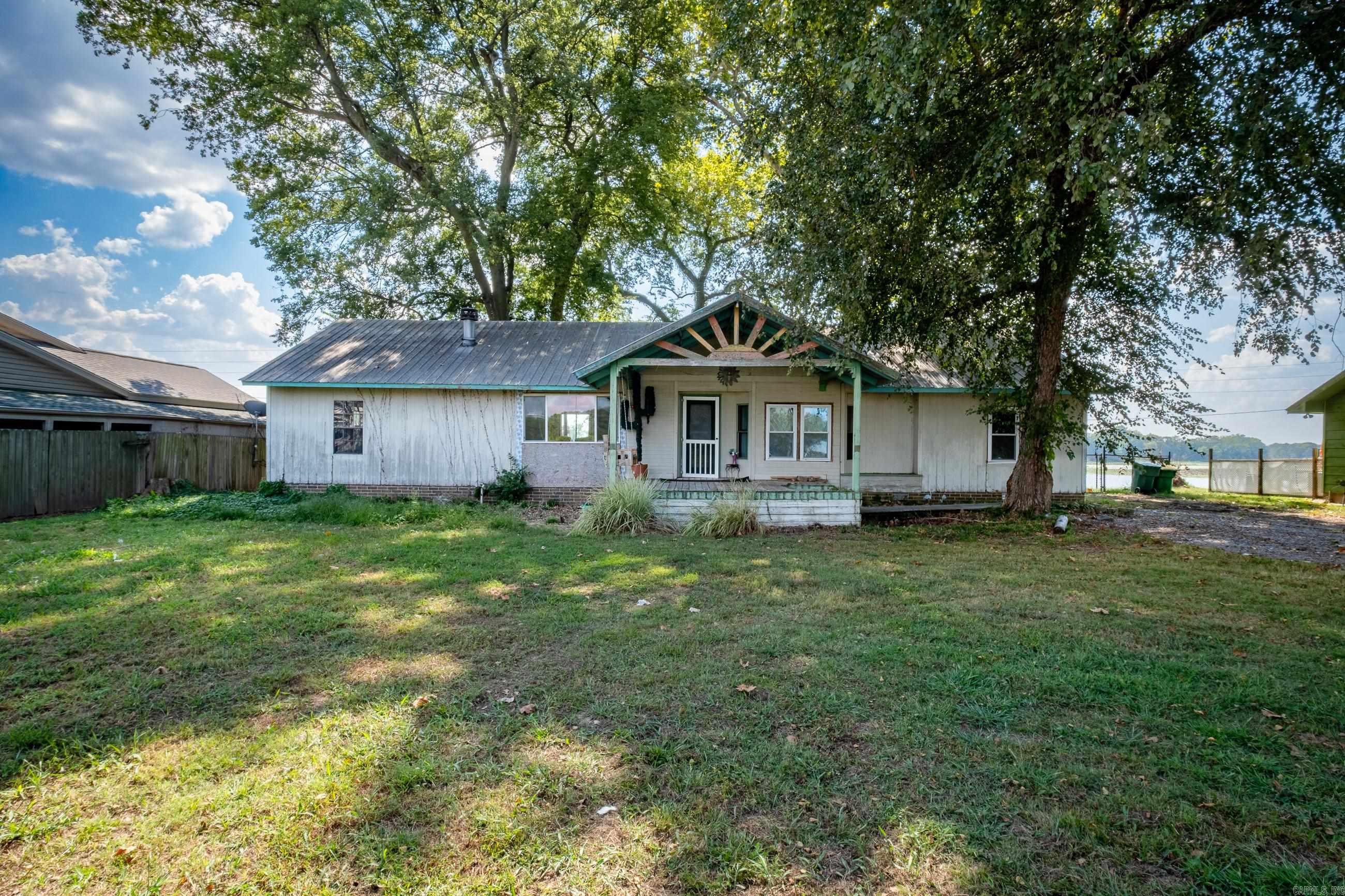 RIVER MANOR EST - Residential