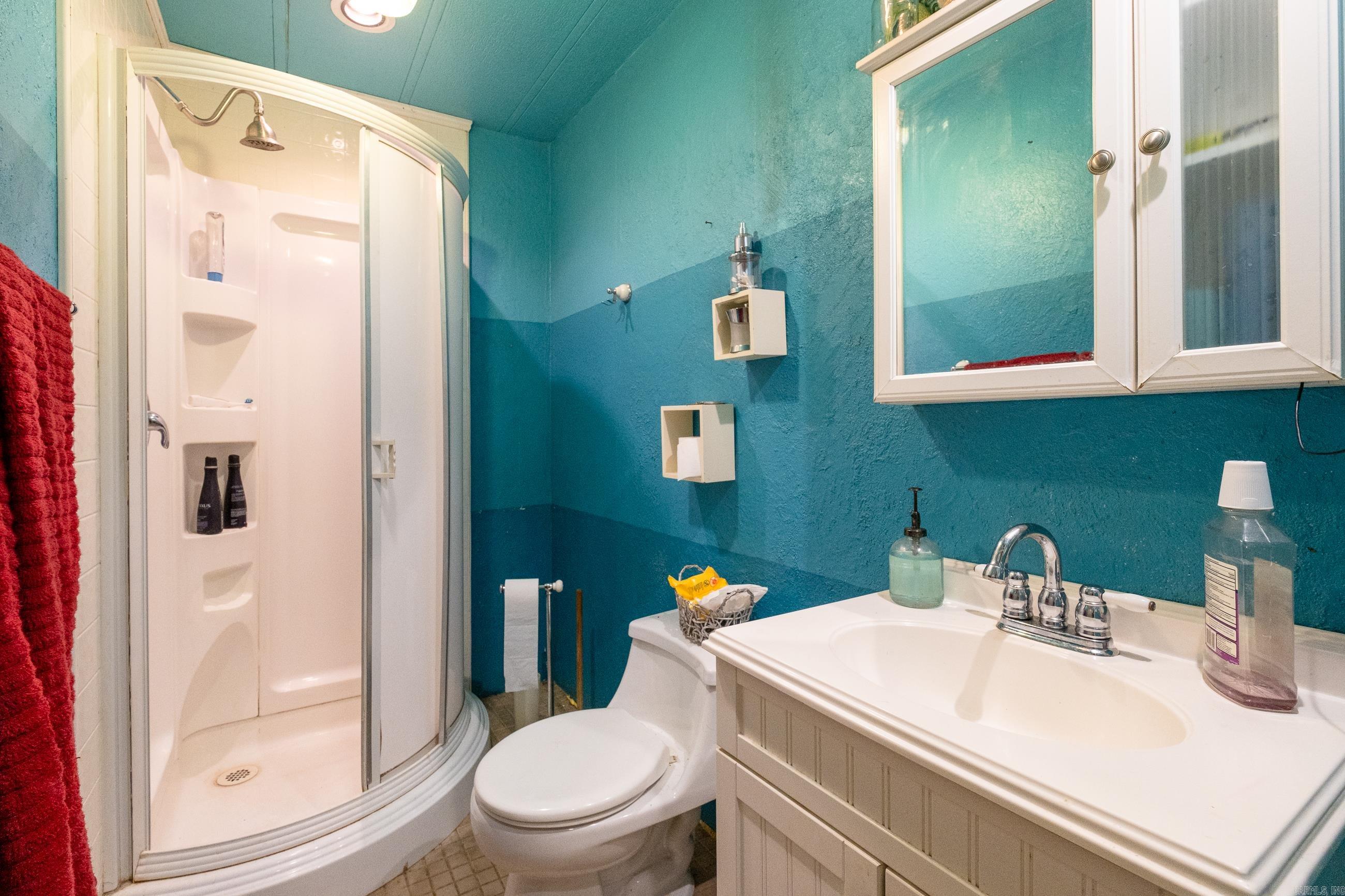 RIVER MANOR EST - Residential