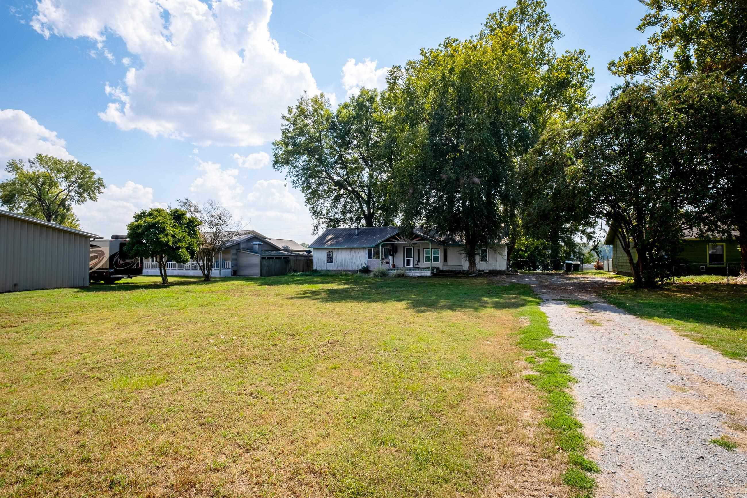 RIVER MANOR EST - Residential