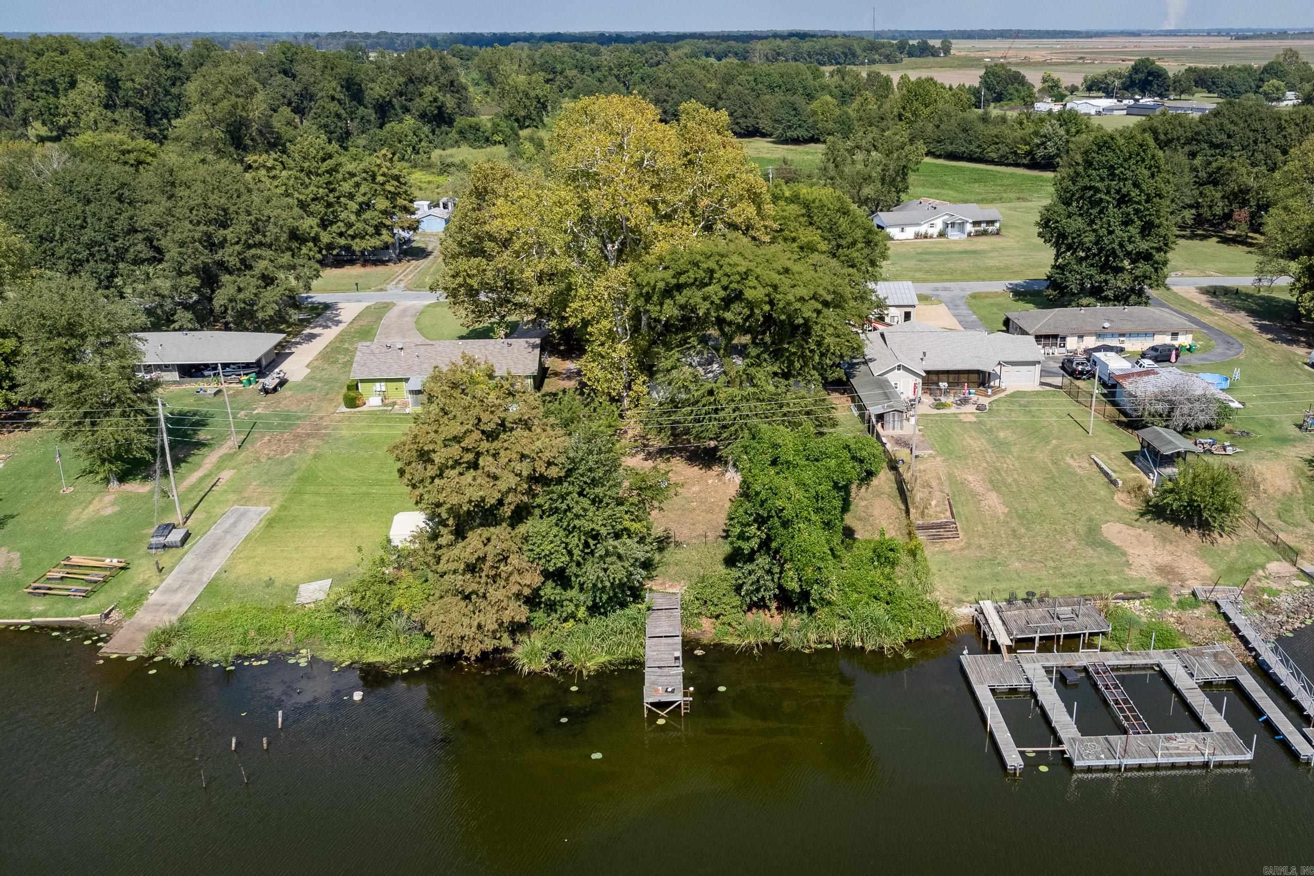 RIVER MANOR EST - Residential