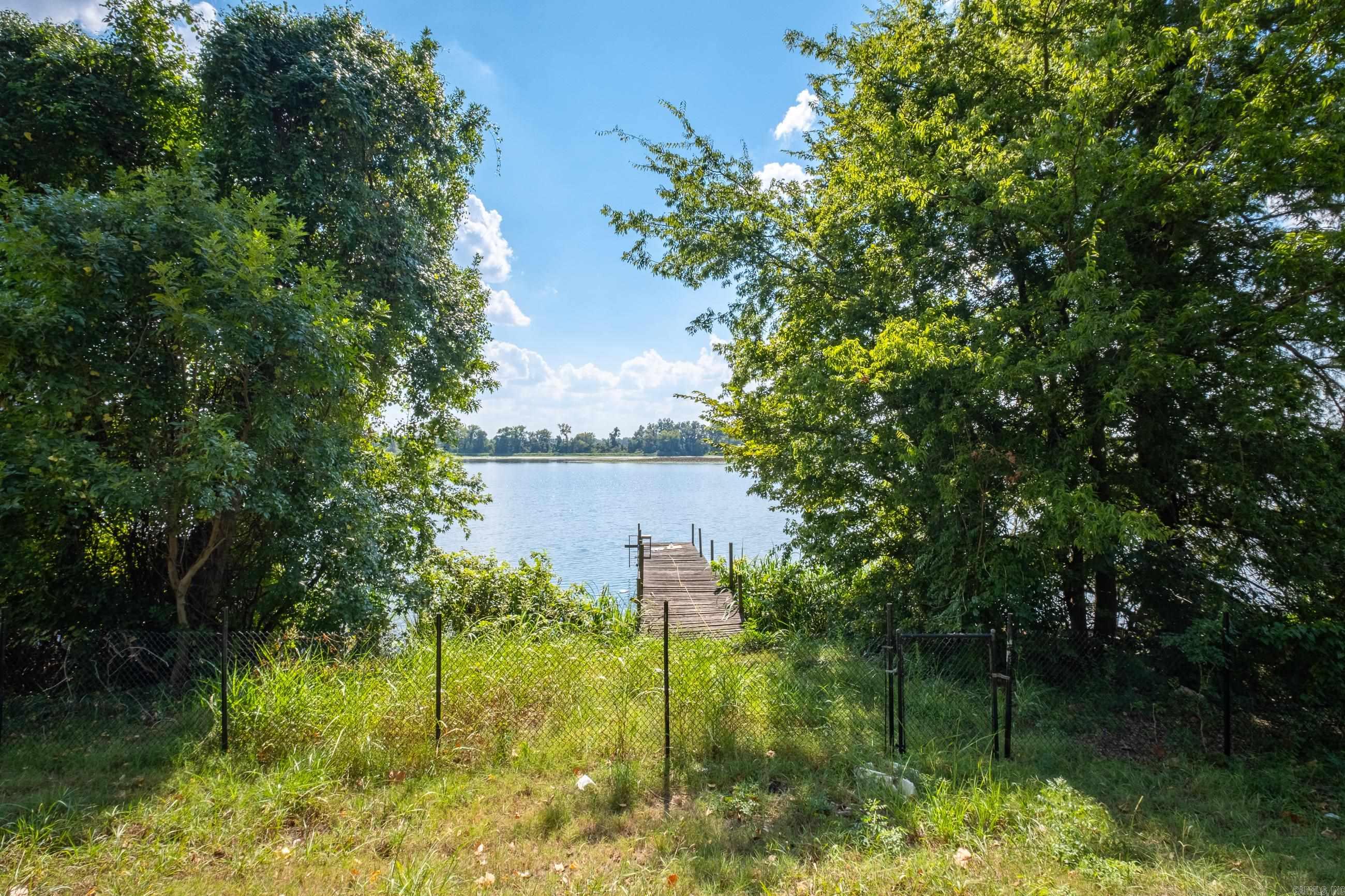 RIVER MANOR EST - Residential