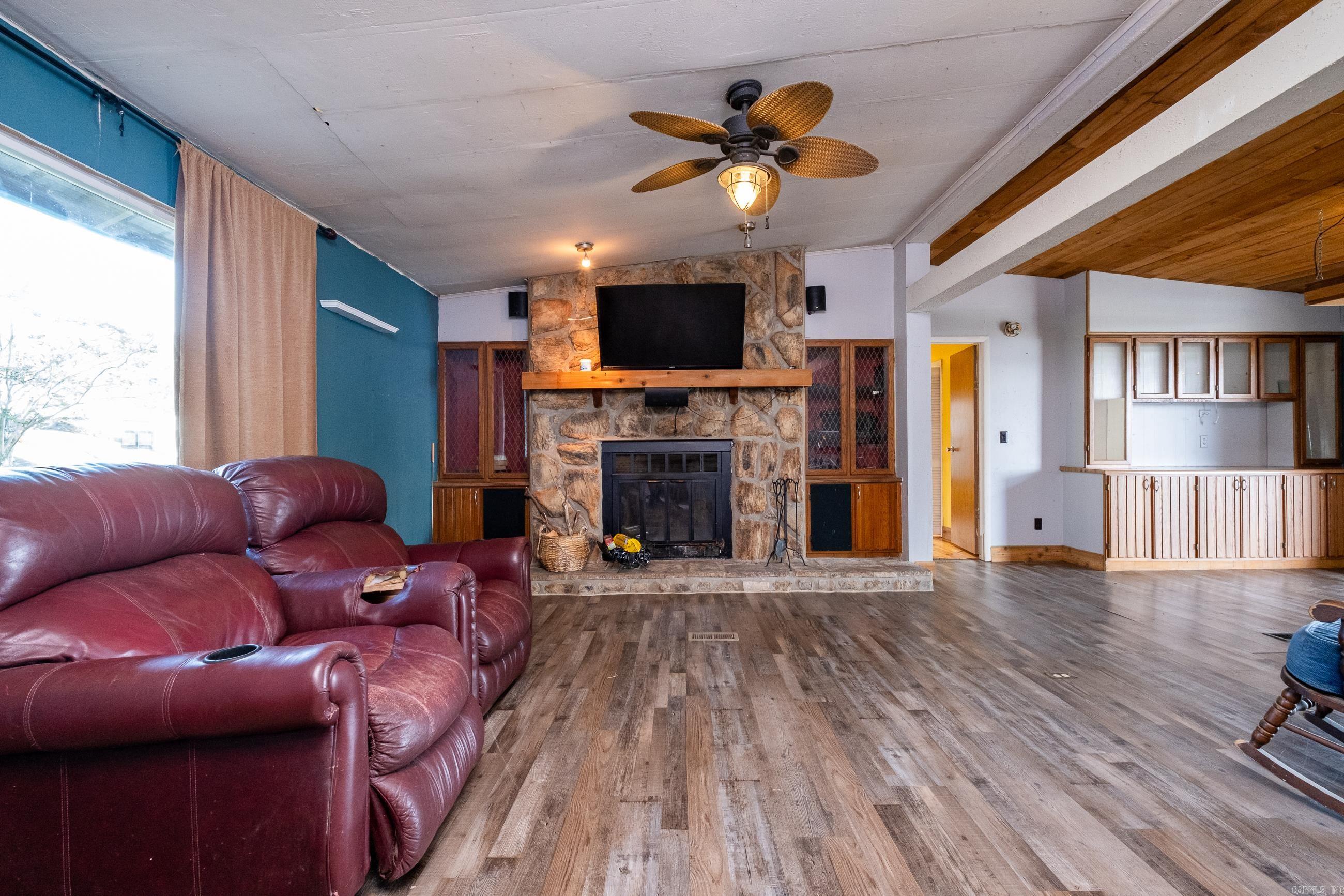 RIVER MANOR EST - Residential