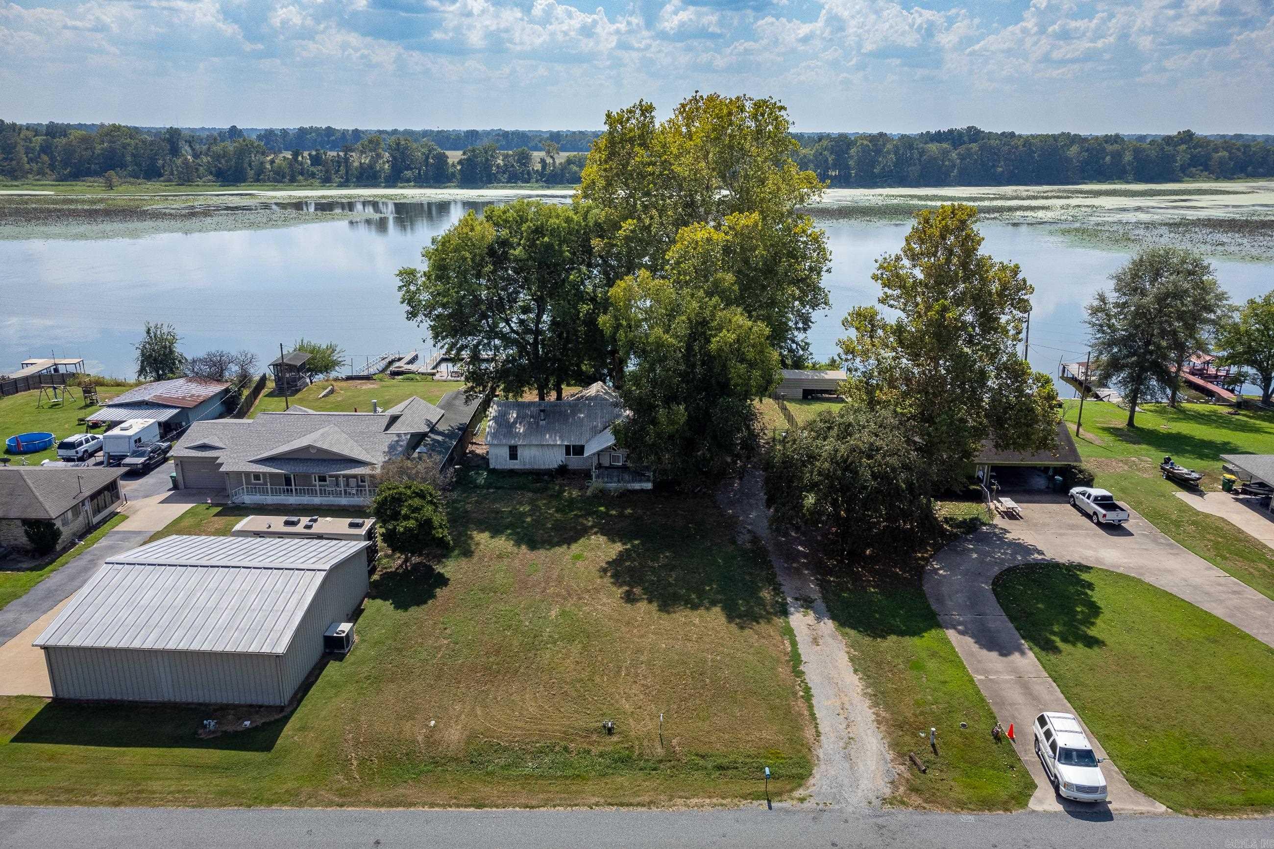 RIVER MANOR EST - Residential