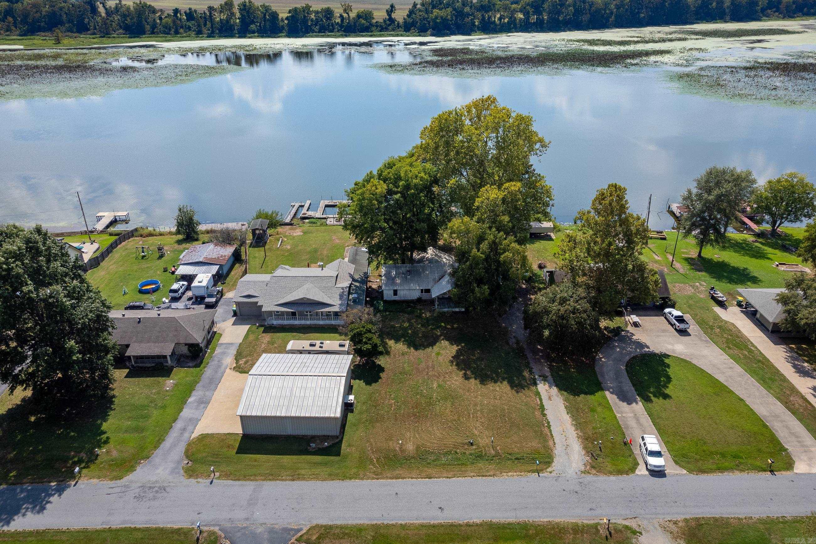 RIVER MANOR EST - Residential