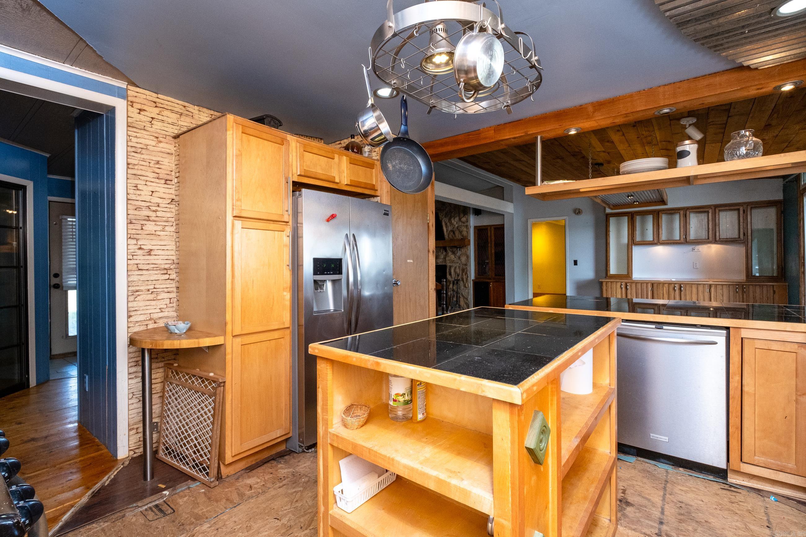 RIVER MANOR EST - Residential