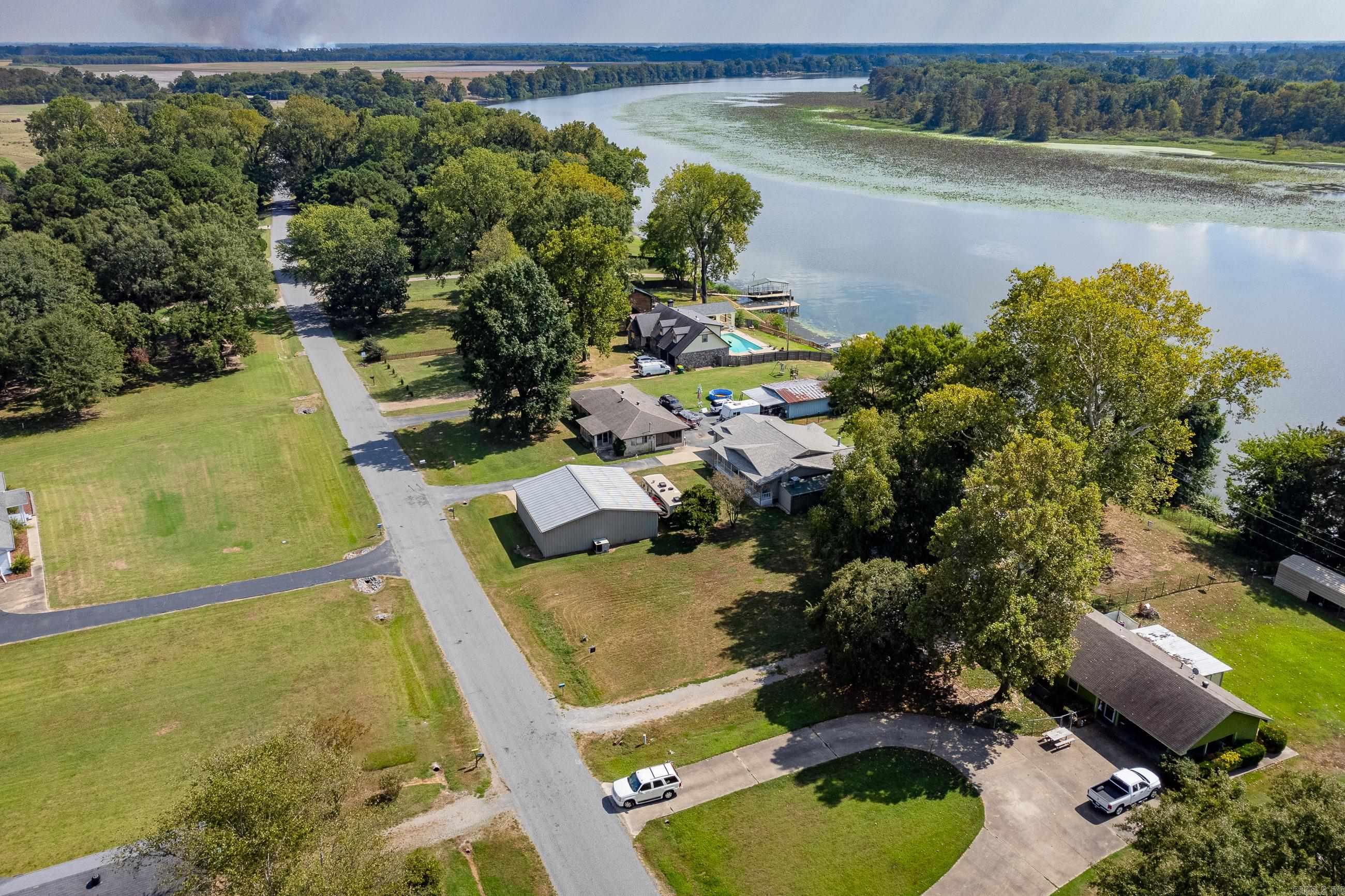 RIVER MANOR EST - Residential