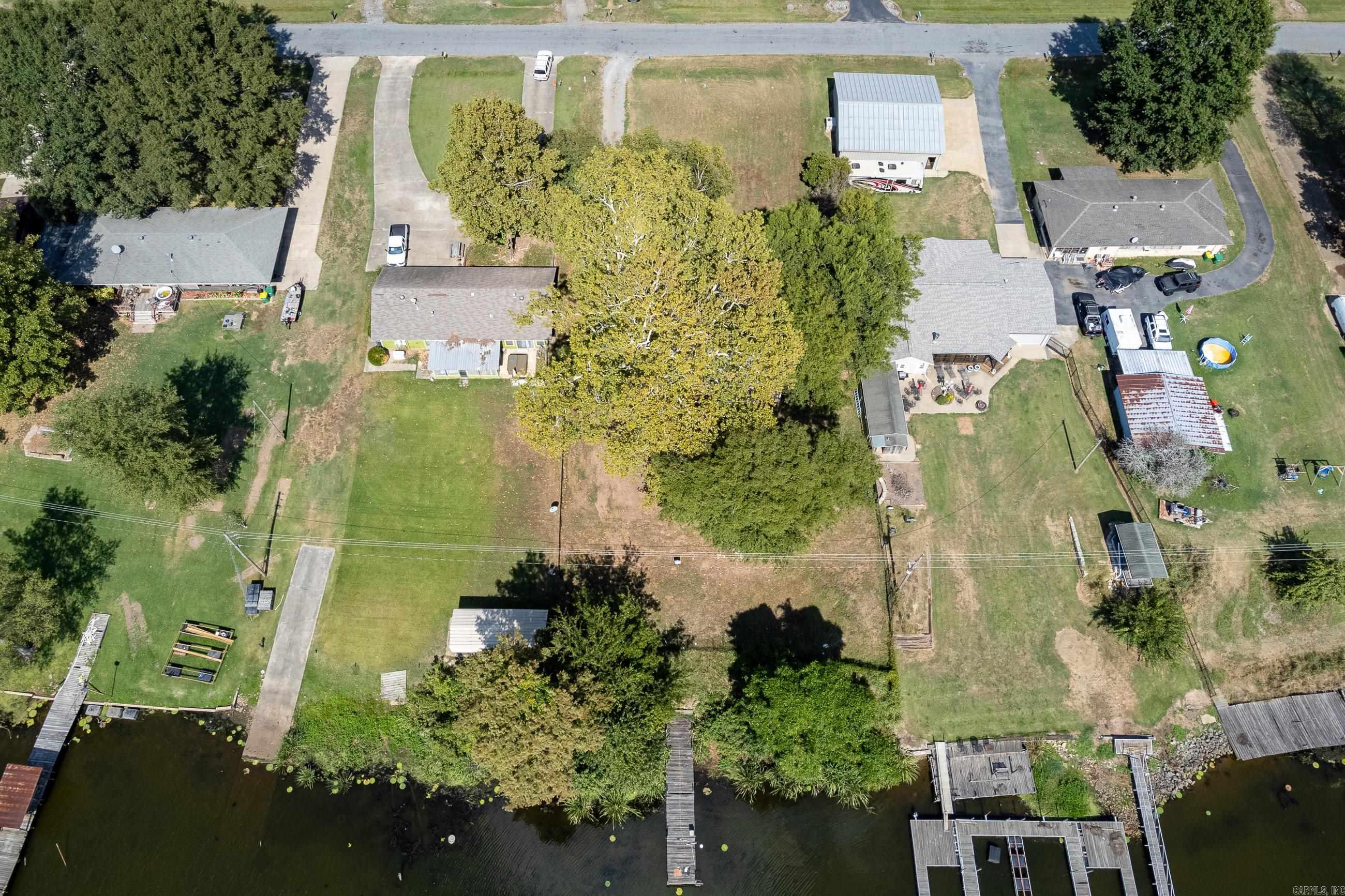 RIVER MANOR EST - Residential