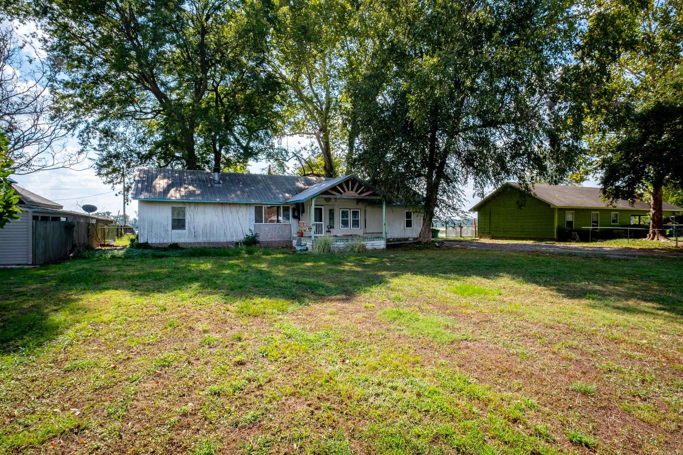 RIVER MANOR EST - Residential