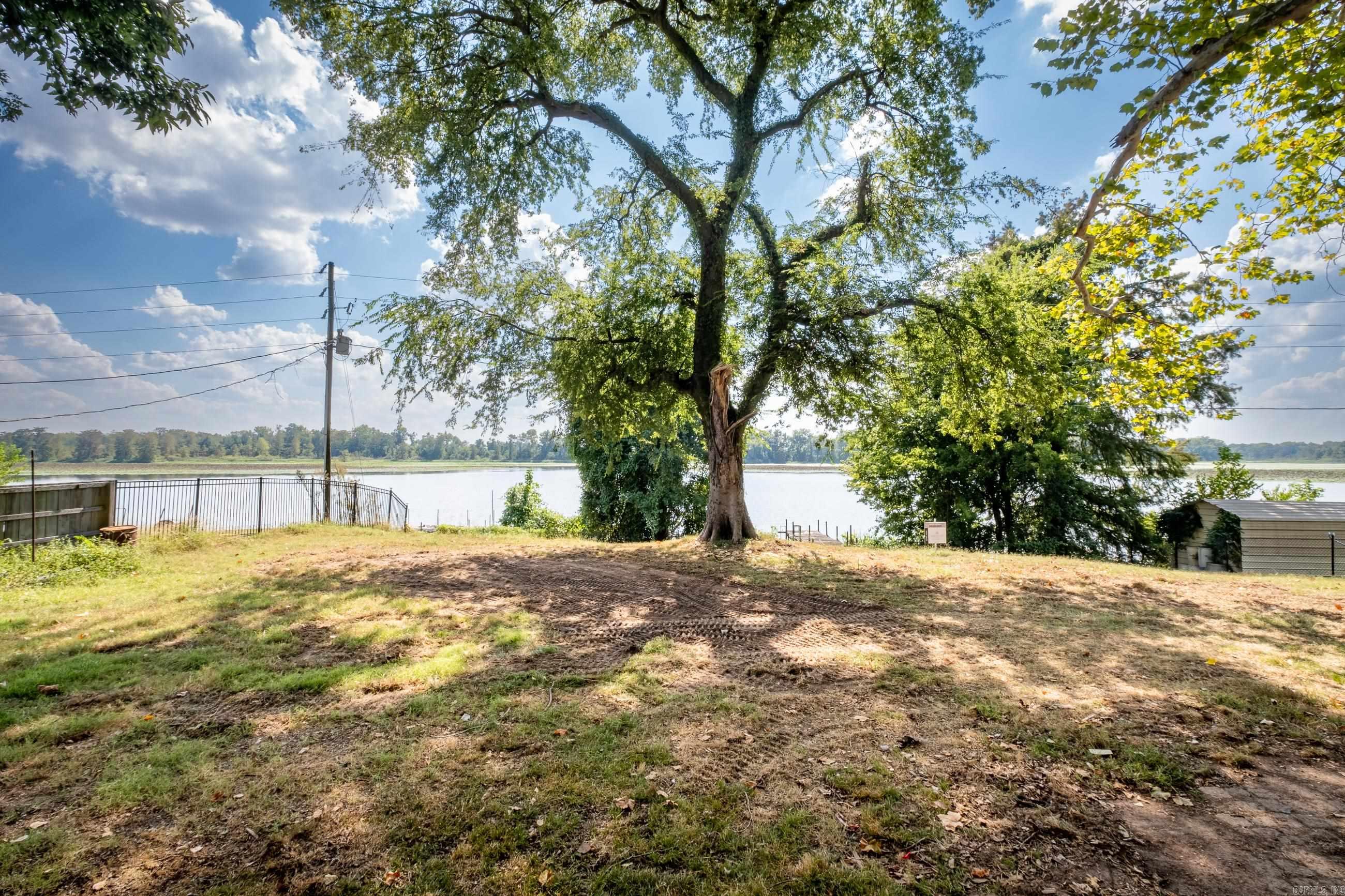 RIVER MANOR EST - Residential