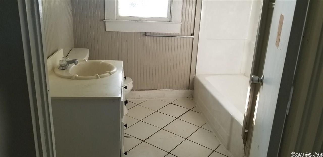 Sowells - Residential Lease