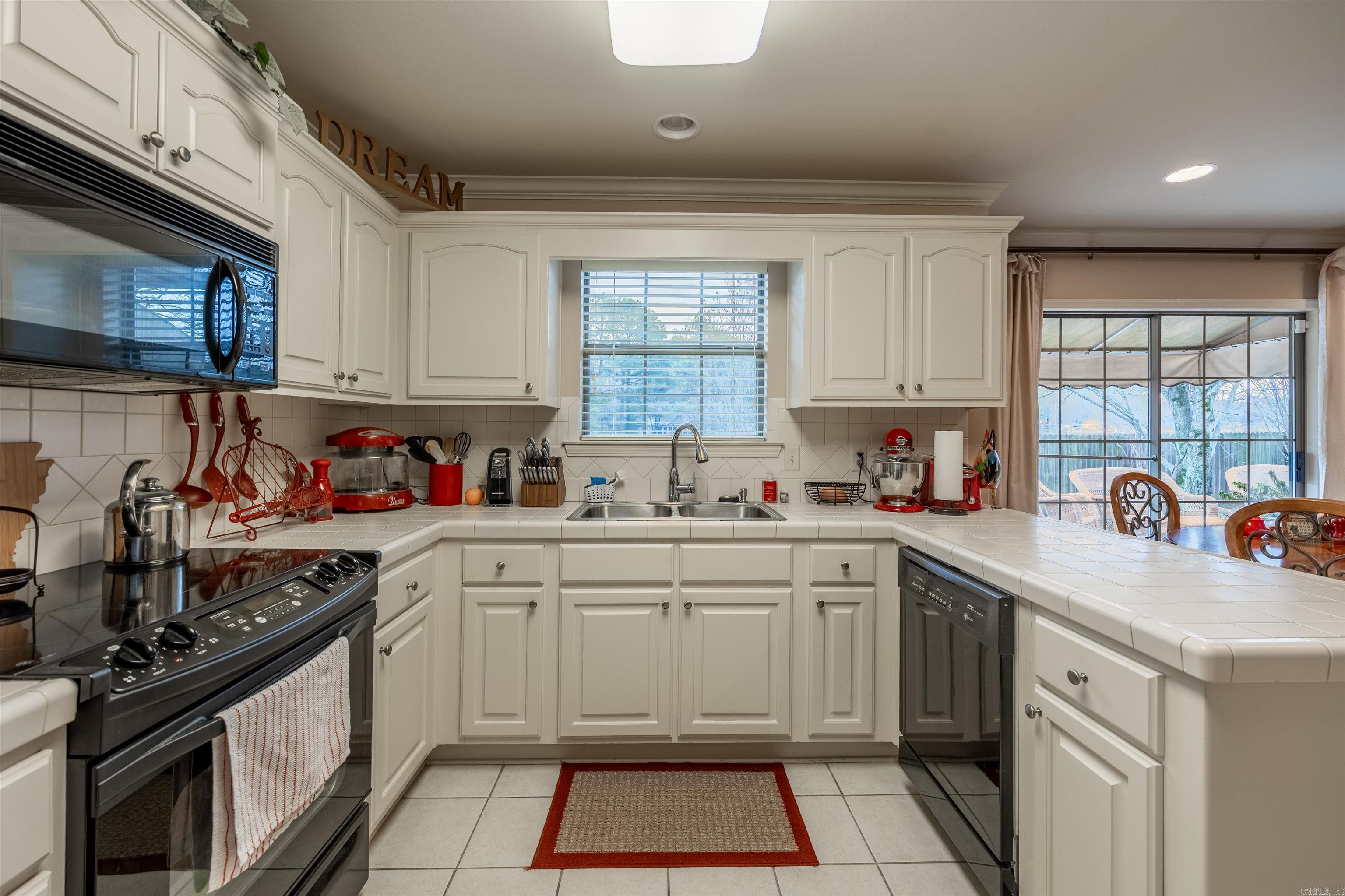 OAKS BLUFF ADDITION - Residential