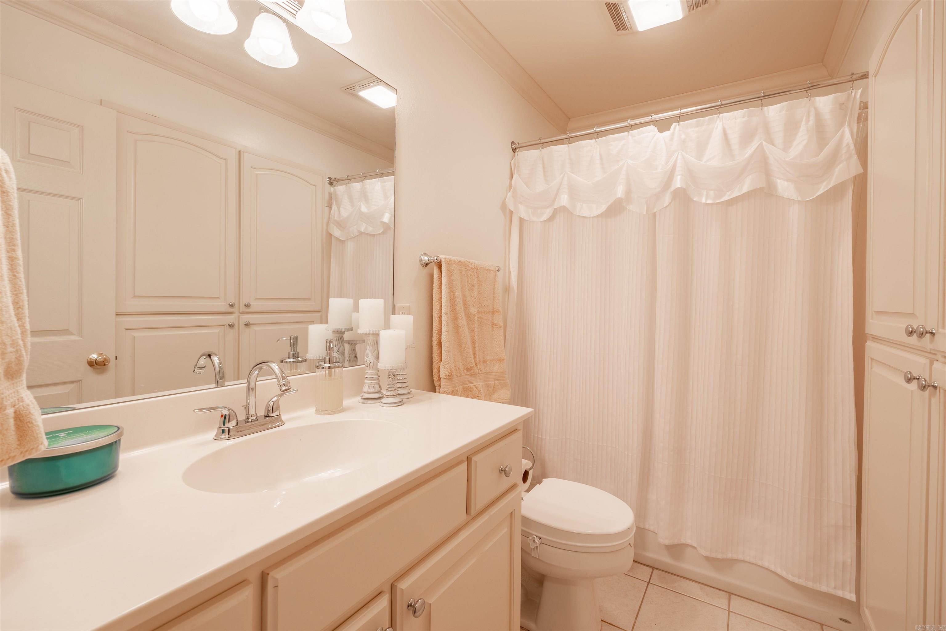 OAKS BLUFF ADDITION - Residential