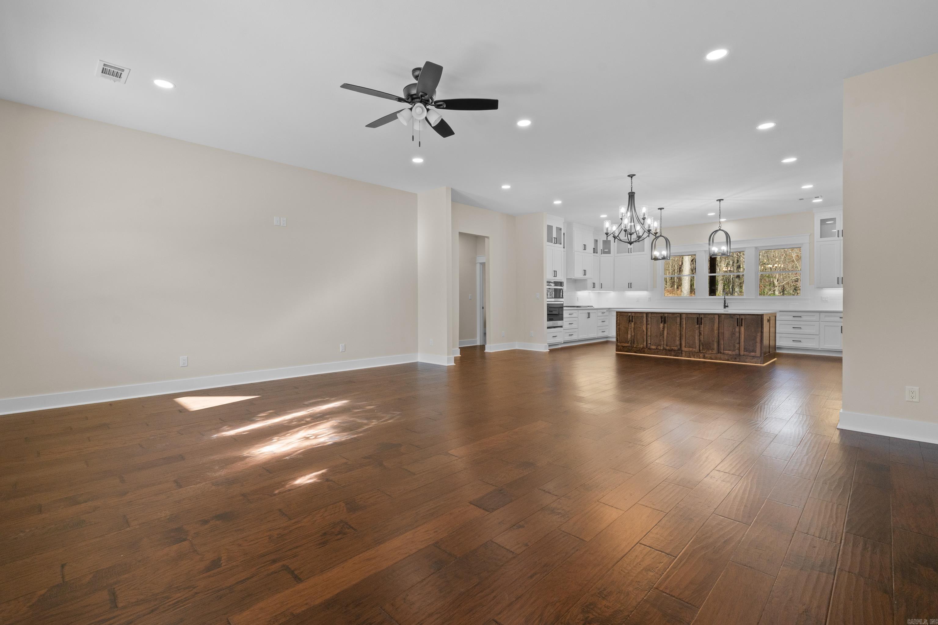 ROLLING MANOR - Residential