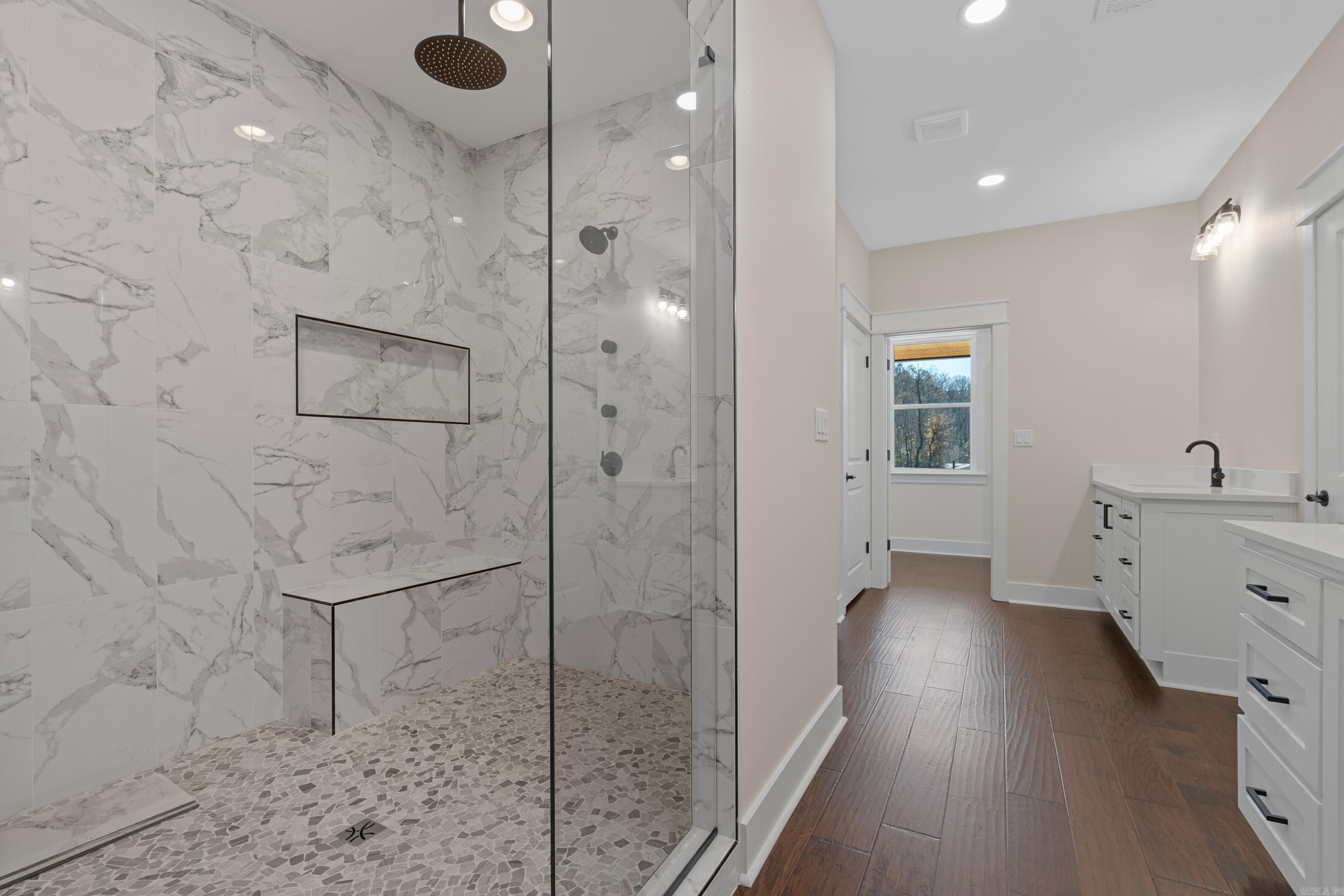 ROLLING MANOR - Residential