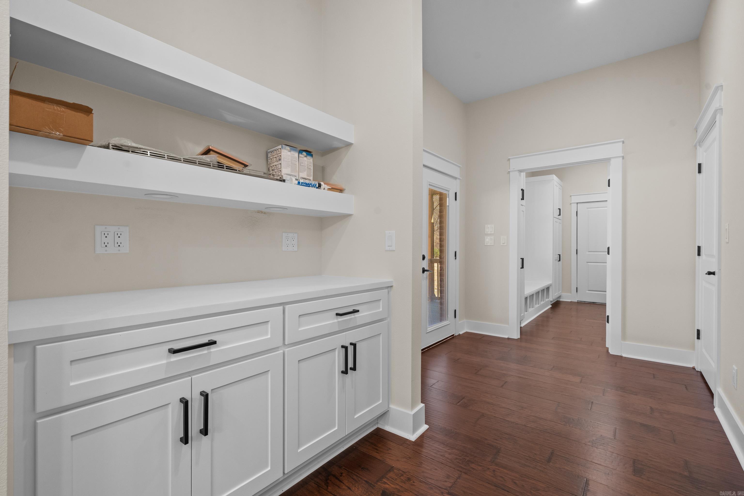 ROLLING MANOR - Residential