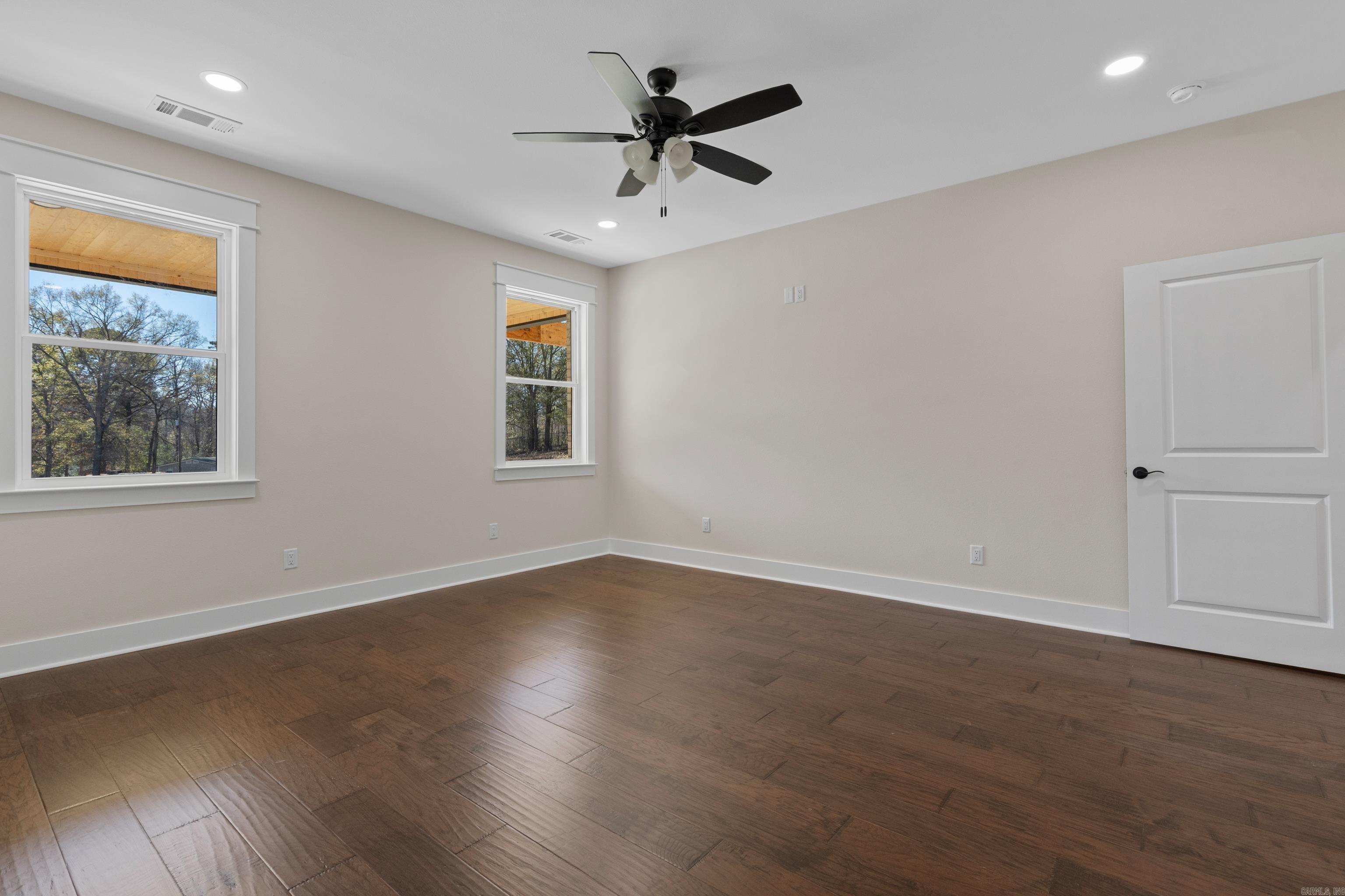 ROLLING MANOR - Residential